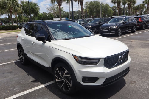2022 Volvo XC40 R-Design