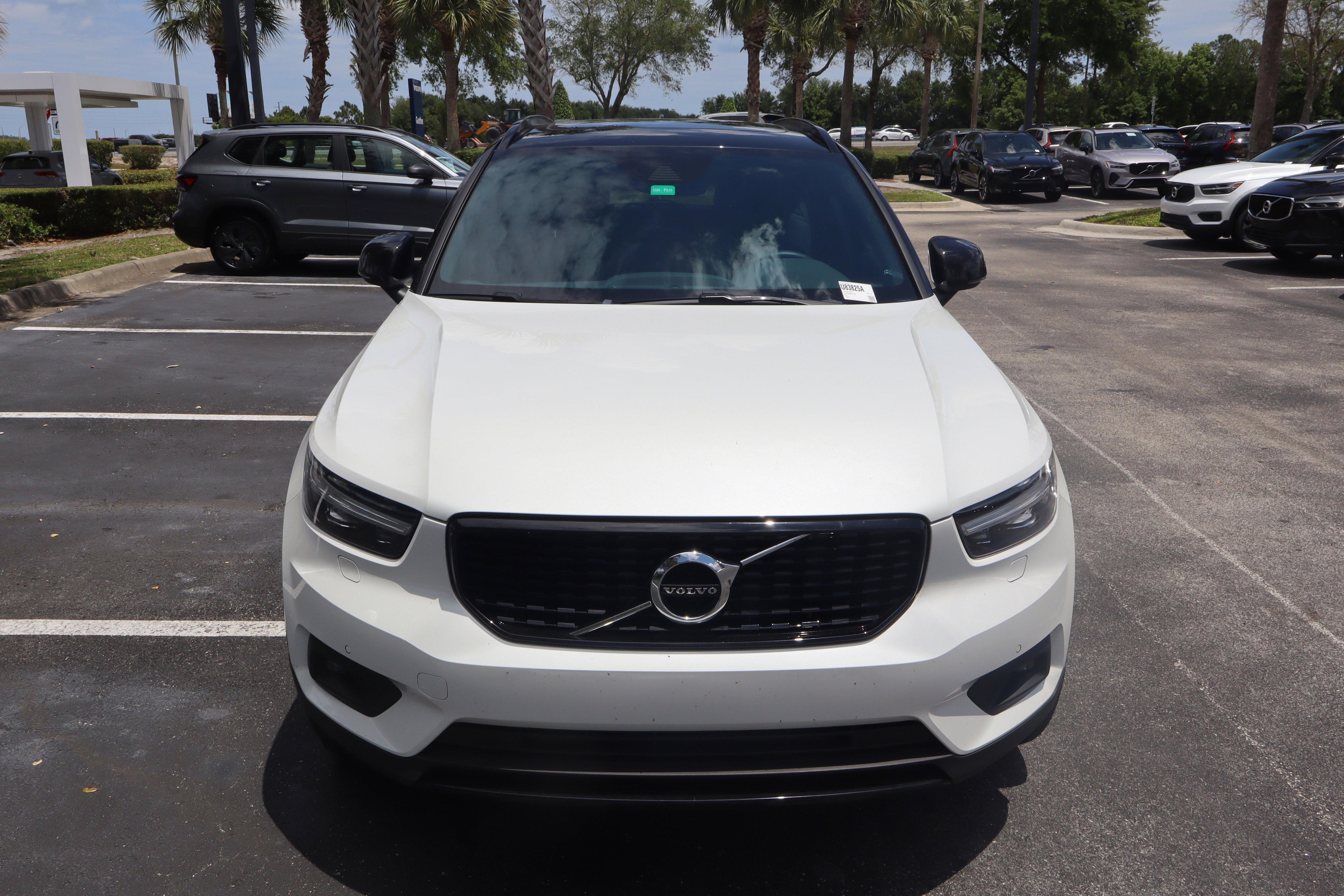 2022 Volvo XC40 R-Design