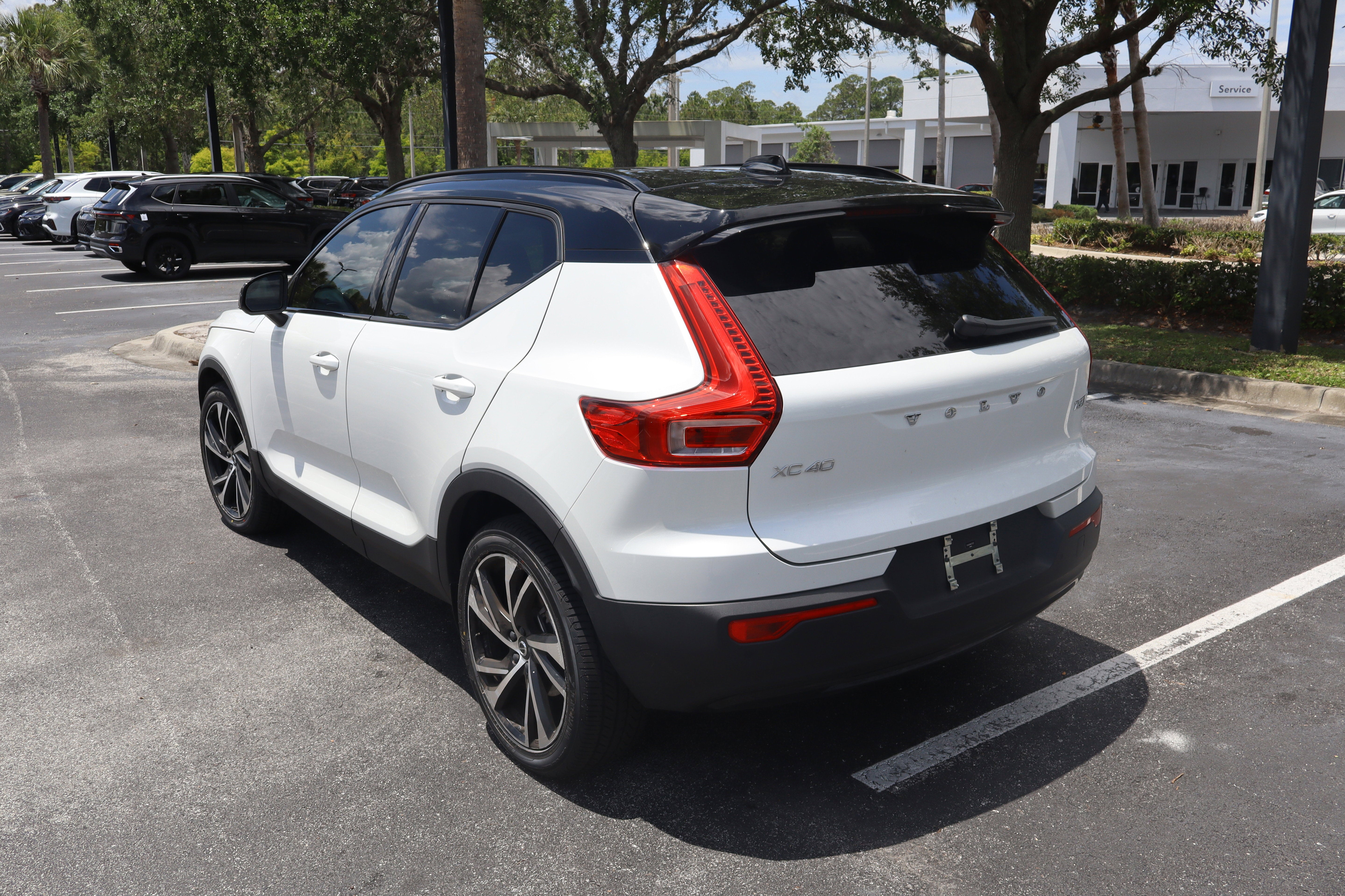 2022 Volvo XC40 R-Design