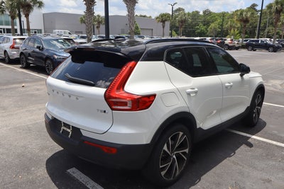 2022 Volvo XC40 R-Design