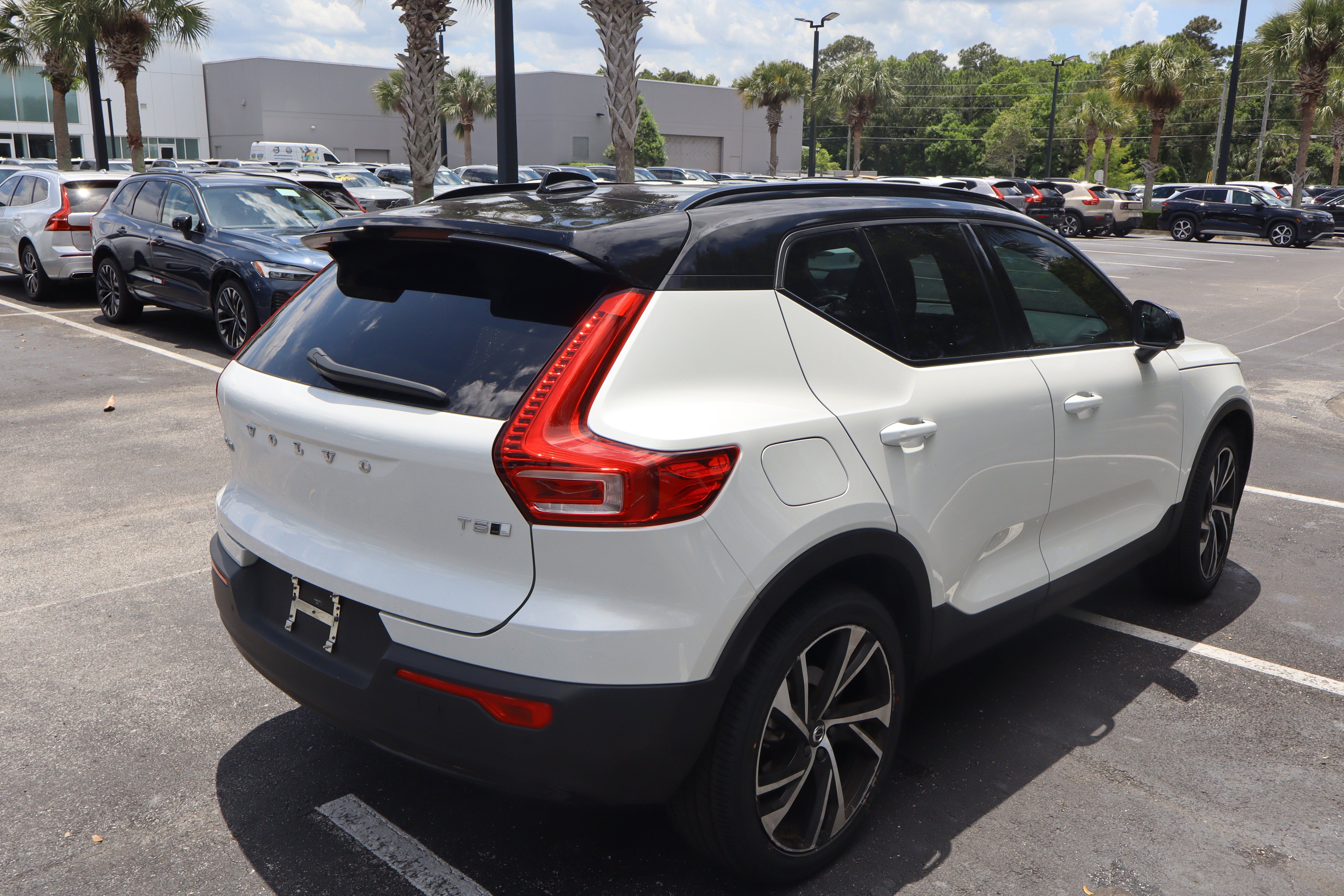 2022 Volvo XC40 R-Design