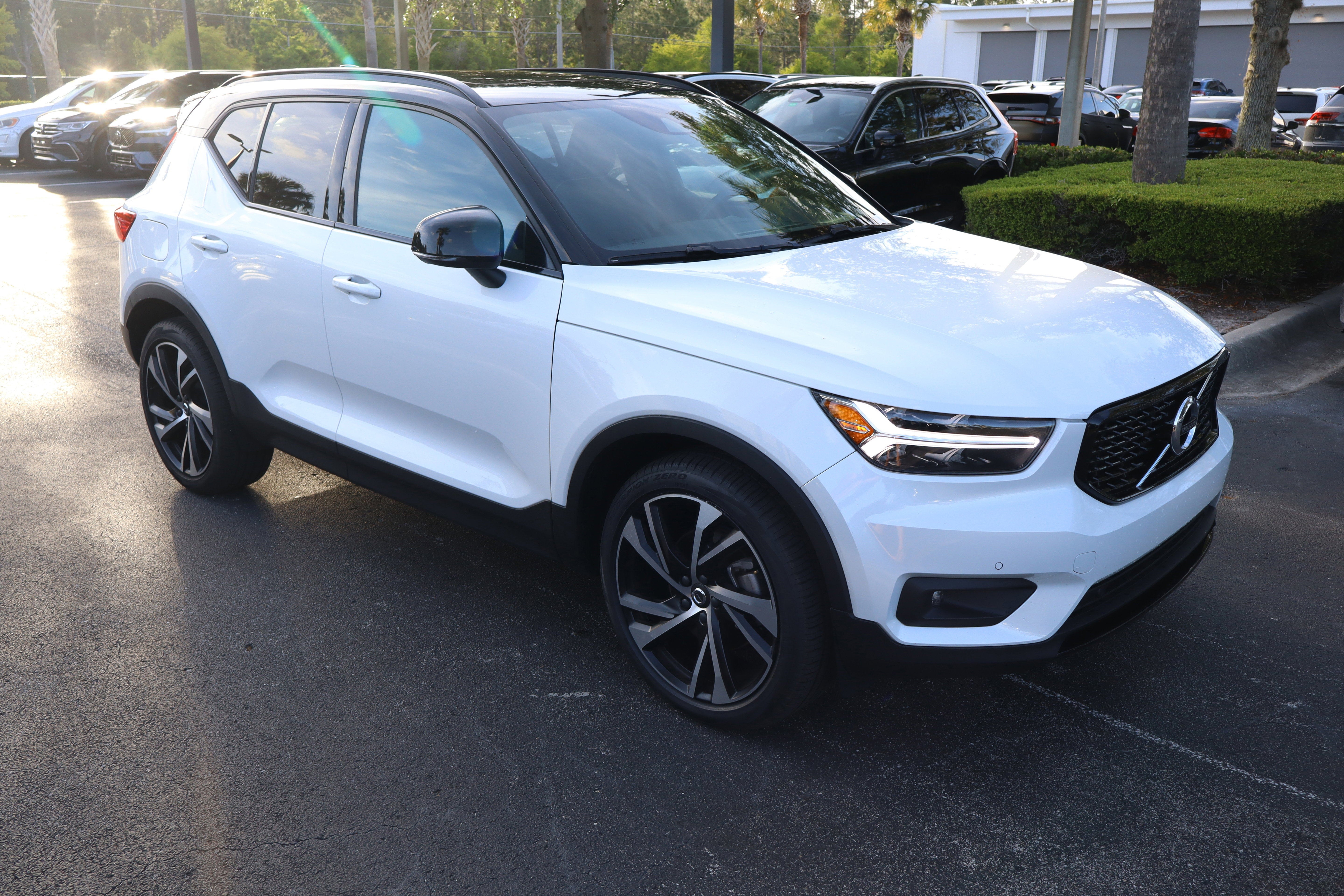 2022 Volvo XC40 R-Design