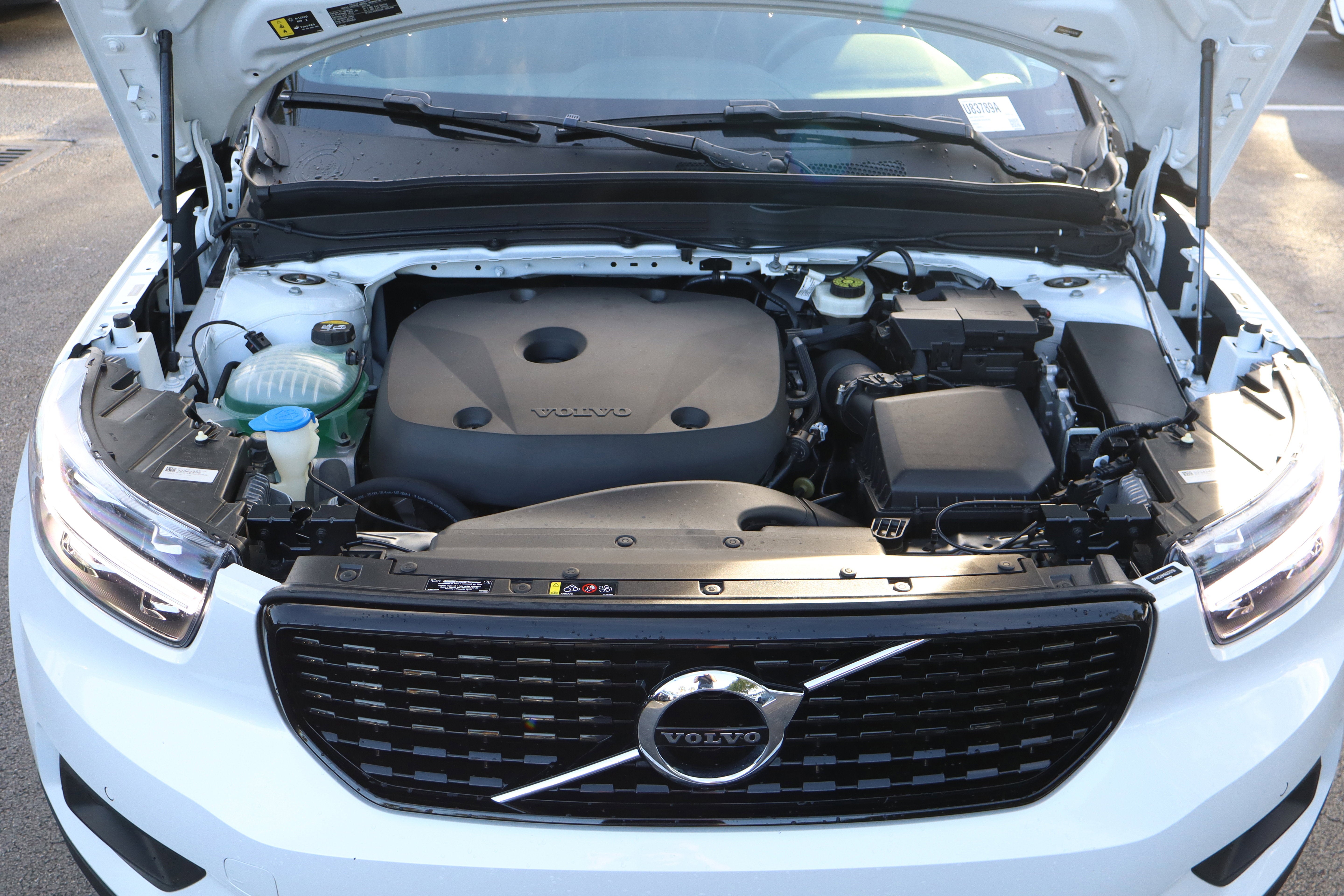 2022 Volvo XC40 R-Design