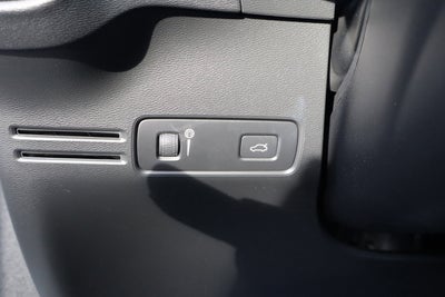 2022 Volvo XC40 R-Design