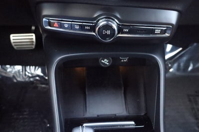 2022 Volvo XC40 R-Design