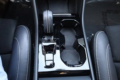 2022 Volvo XC40 R-Design