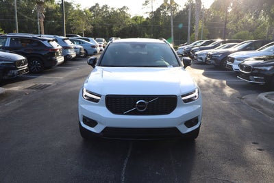 2022 Volvo XC40 R-Design