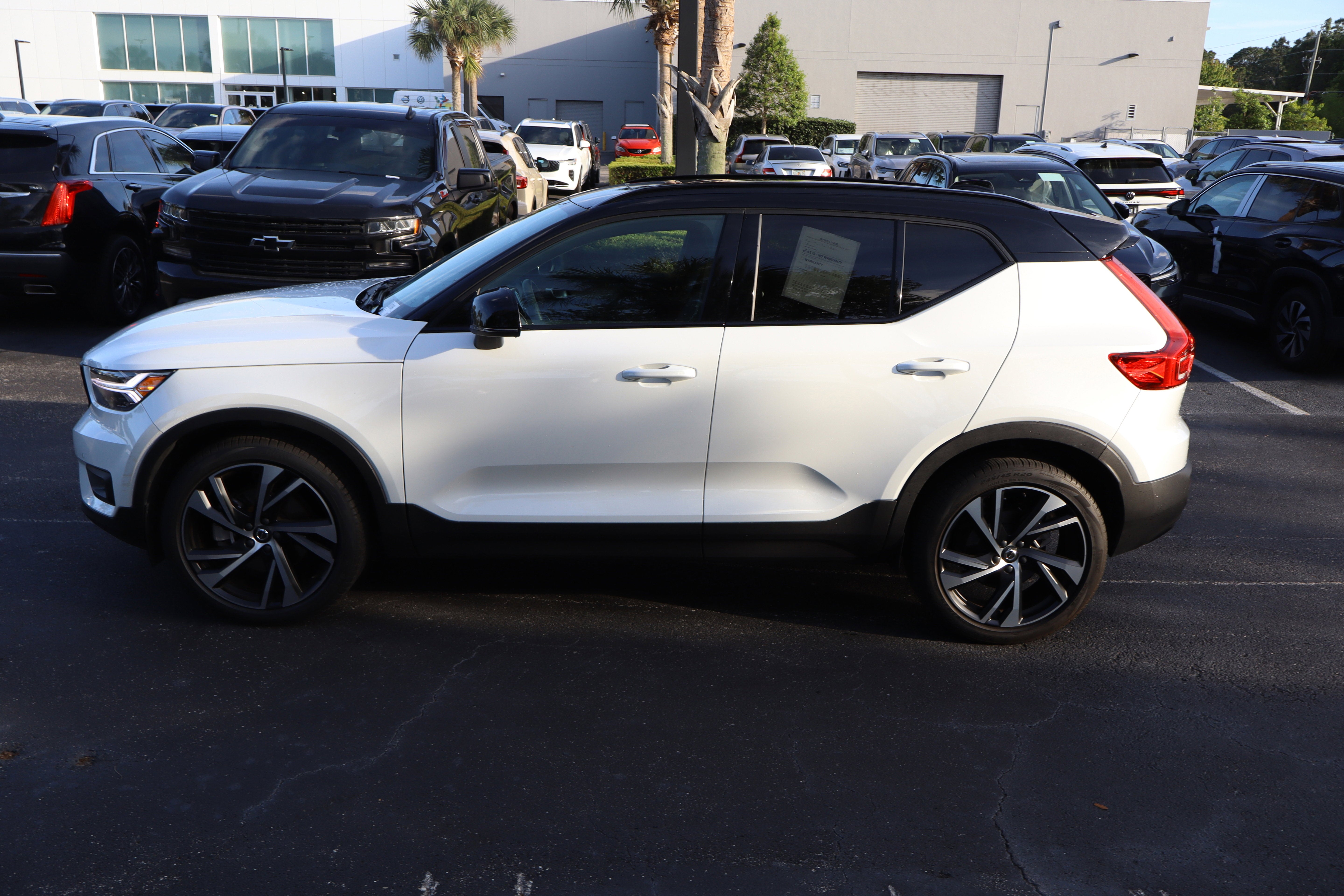 2022 Volvo XC40 R-Design