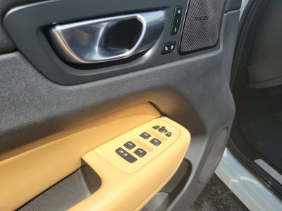 2022 Volvo XC60 Recharge Plug-In Hybrid Inscription