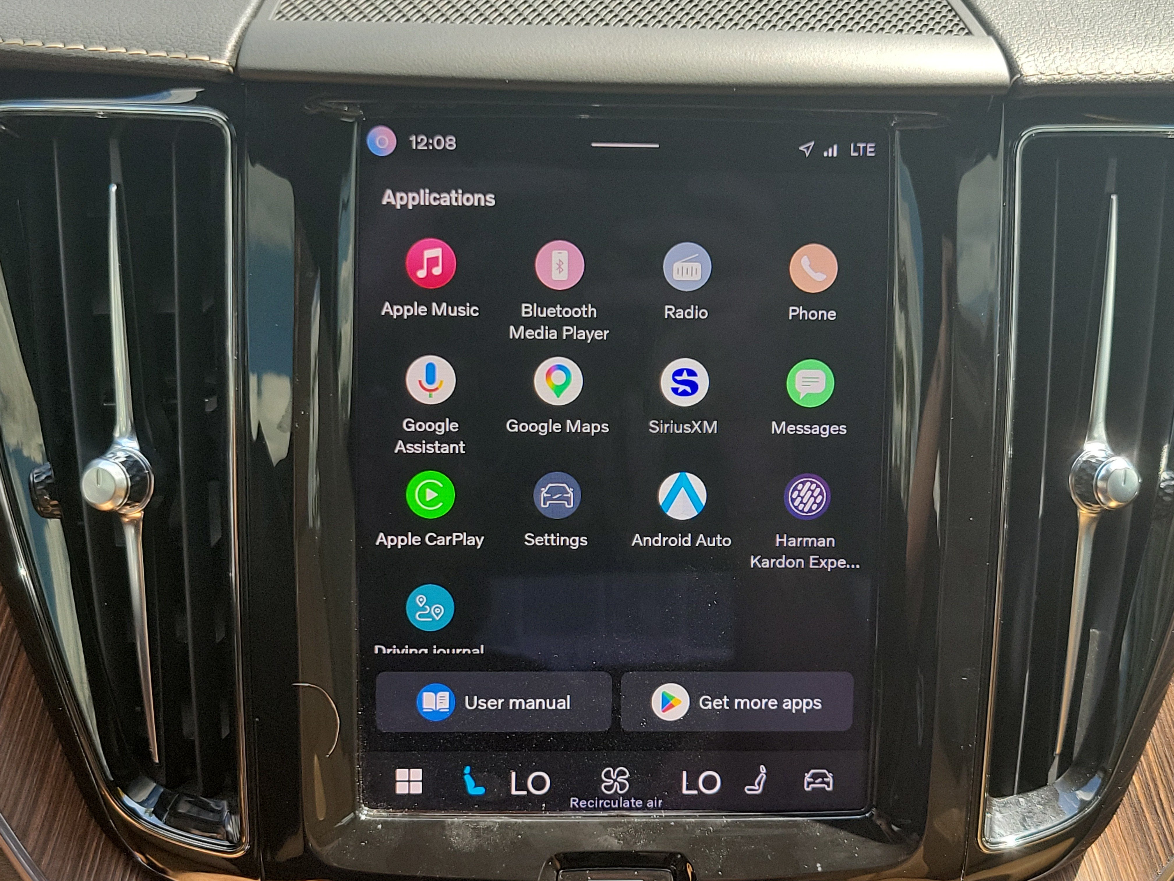 2022 Volvo XC60 Recharge Plug-In Hybrid Inscription