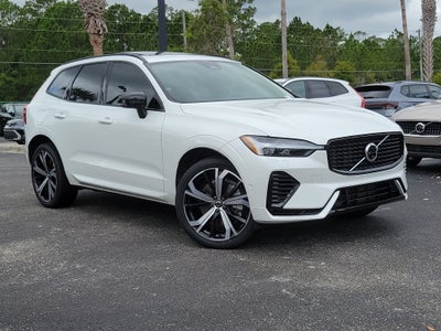 2024 Volvo XC60 Recharge Plug-In Hybrid Ultimate Dark Theme