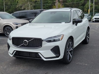 2024 Volvo XC60 Recharge Plug-In Hybrid Ultimate Dark Theme
