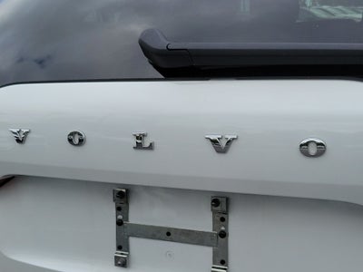2024 Volvo XC60 Recharge Plug-In Hybrid Ultimate Dark Theme