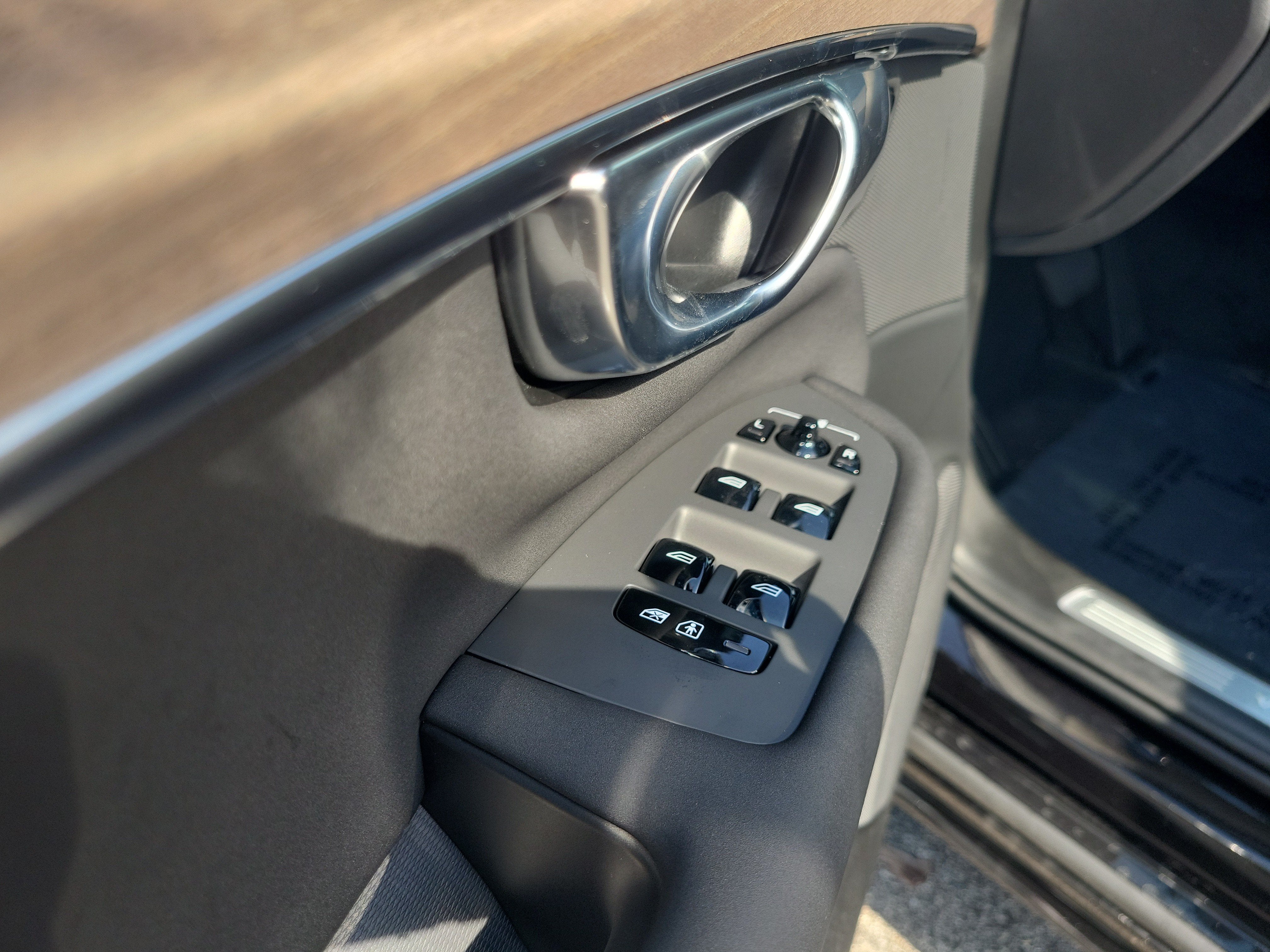 2026 Volvo XC90 Plug-In Hybrid Plus