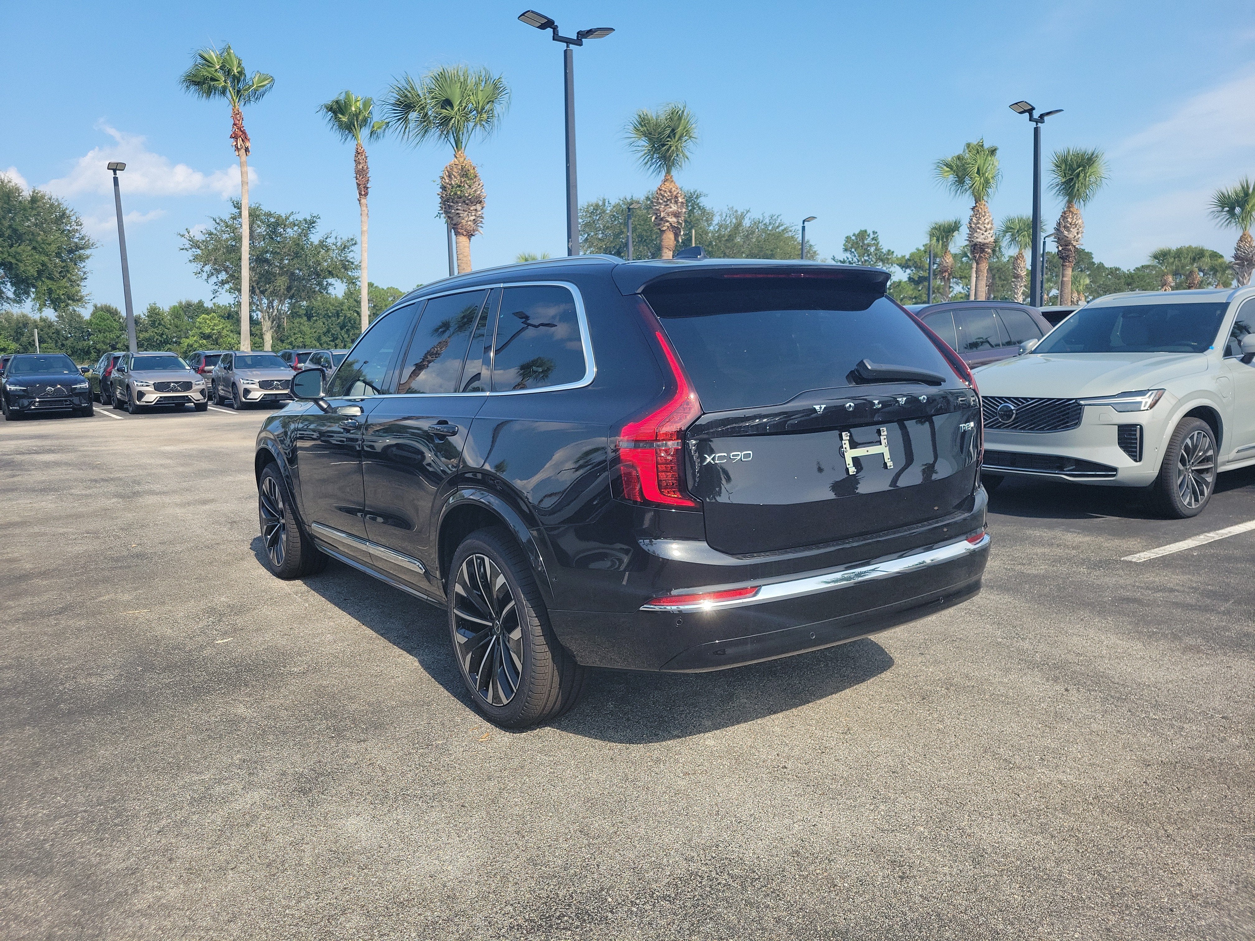 2026 Volvo XC90 Plug-In Hybrid Plus