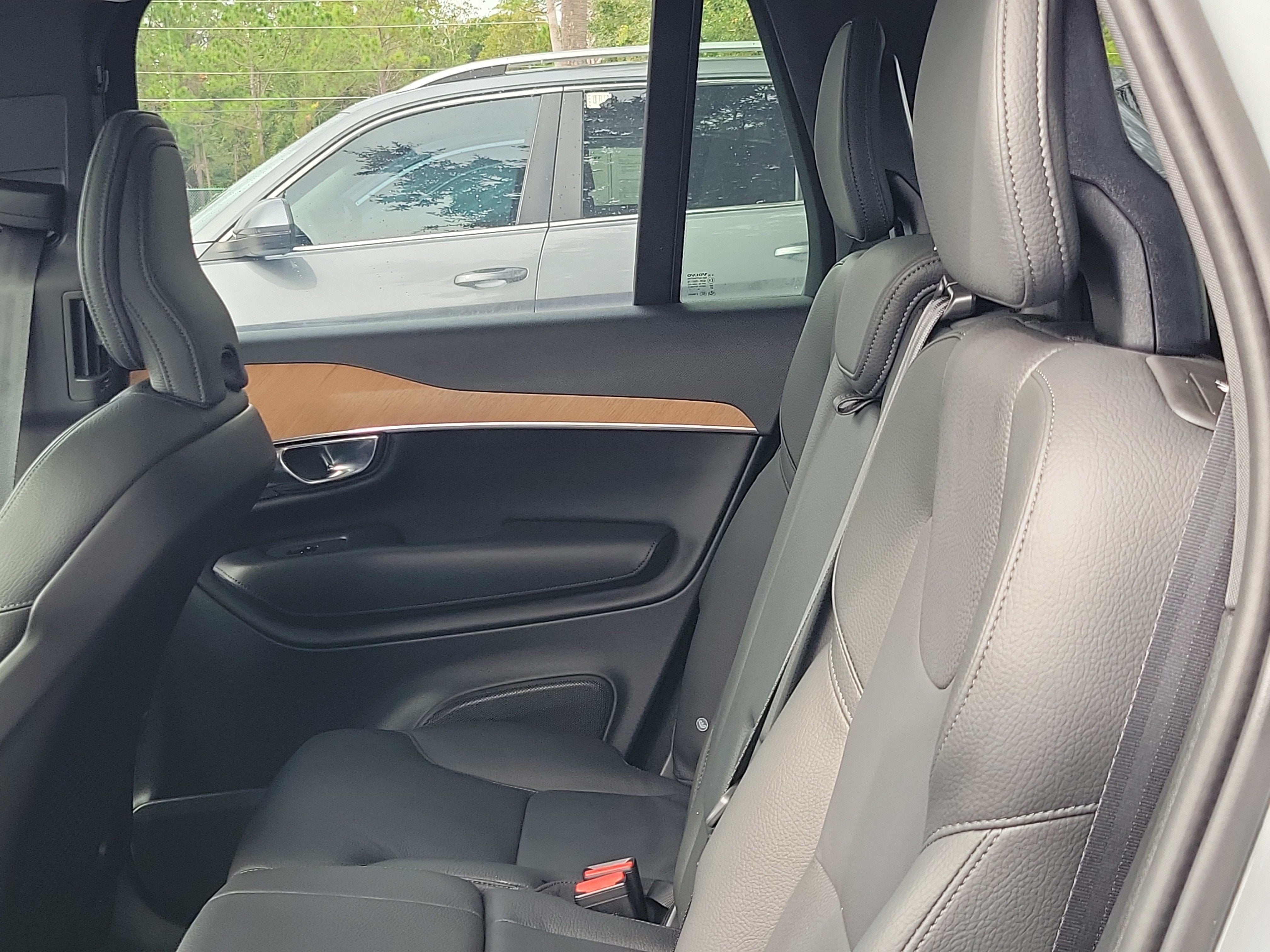 2025 Volvo XC90 Plug-In Hybrid Plus