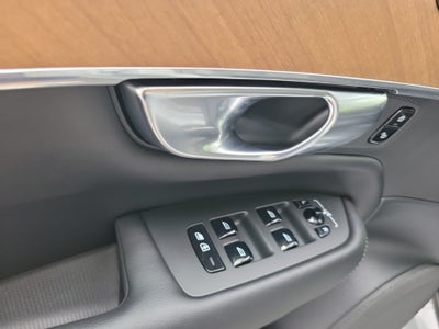 2025 Volvo XC90 Plug-In Hybrid Plus