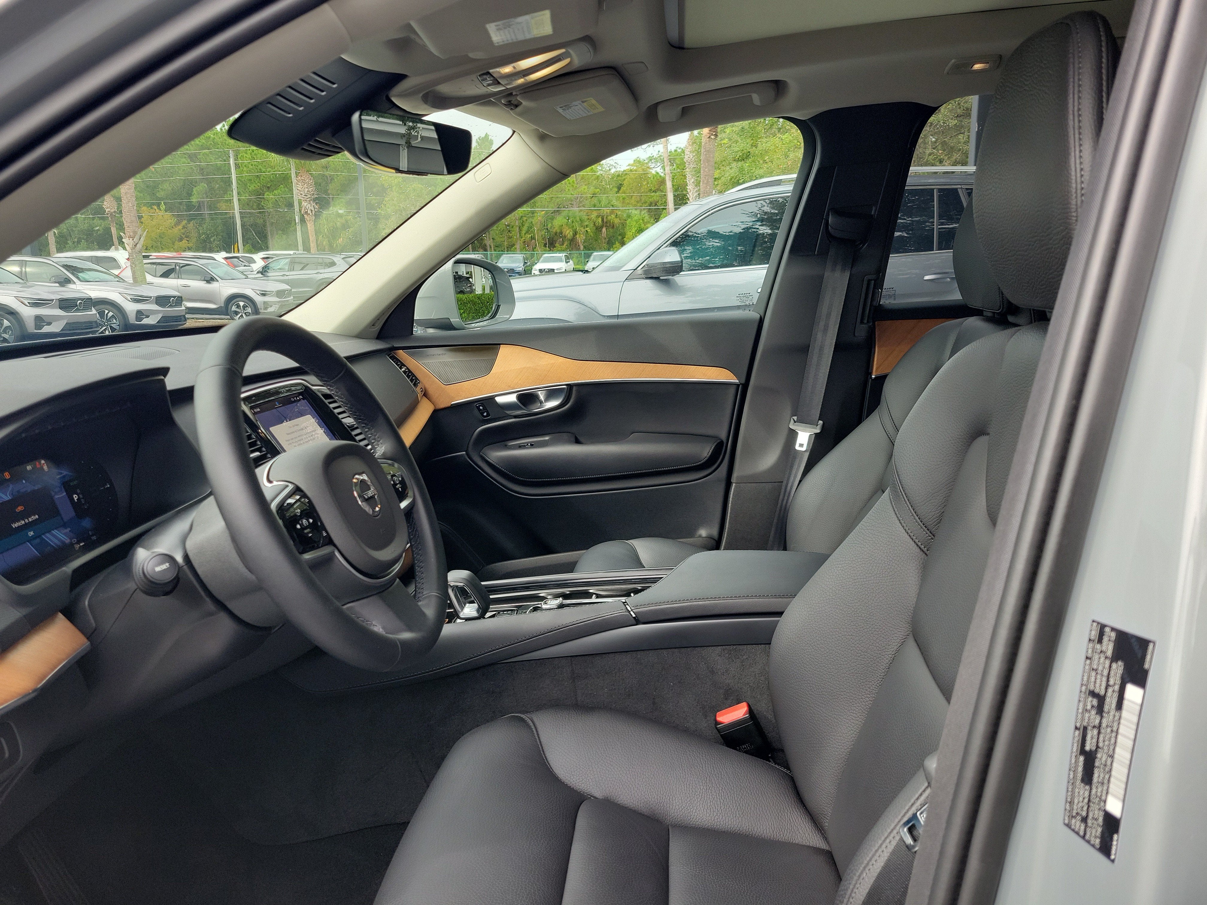 2025 Volvo XC90 Plug-In Hybrid Plus