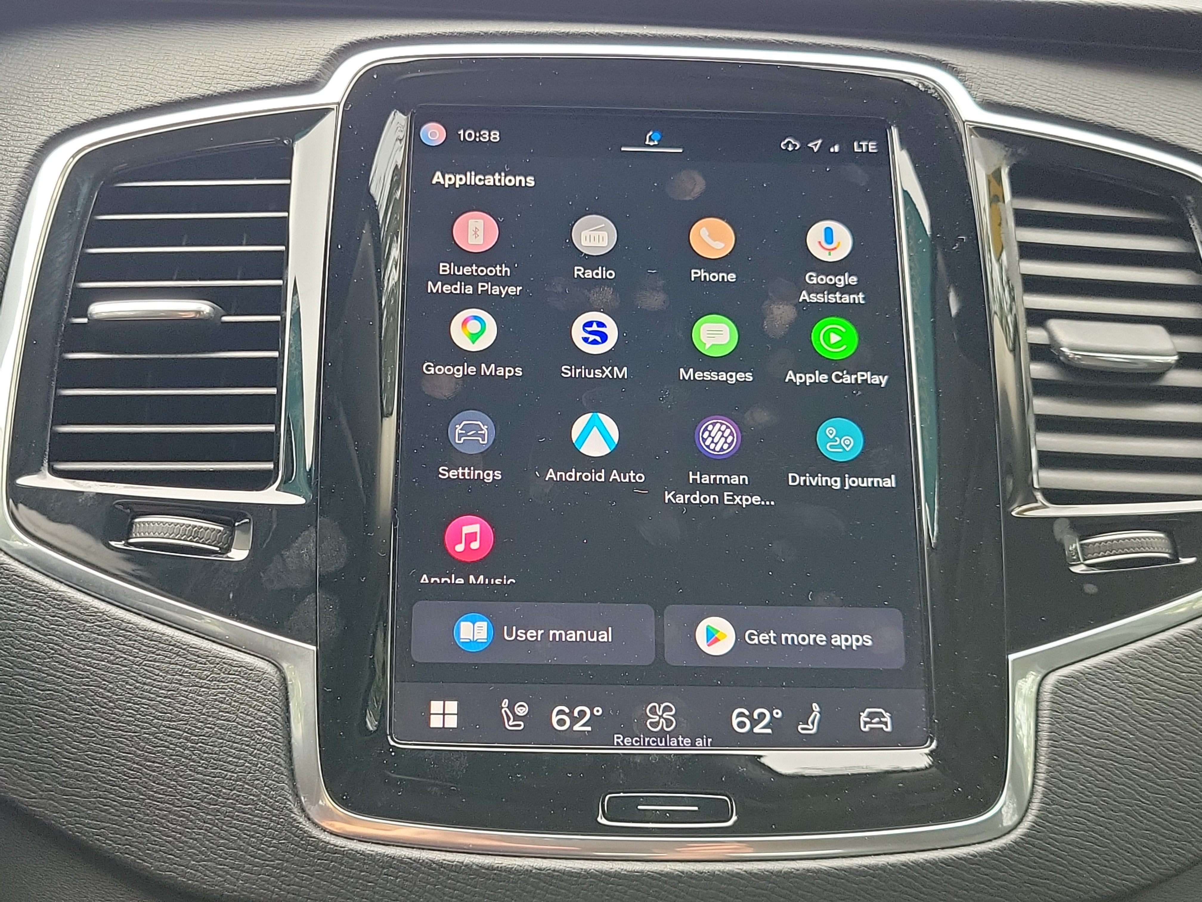 2025 Volvo XC90 Plug-In Hybrid Plus