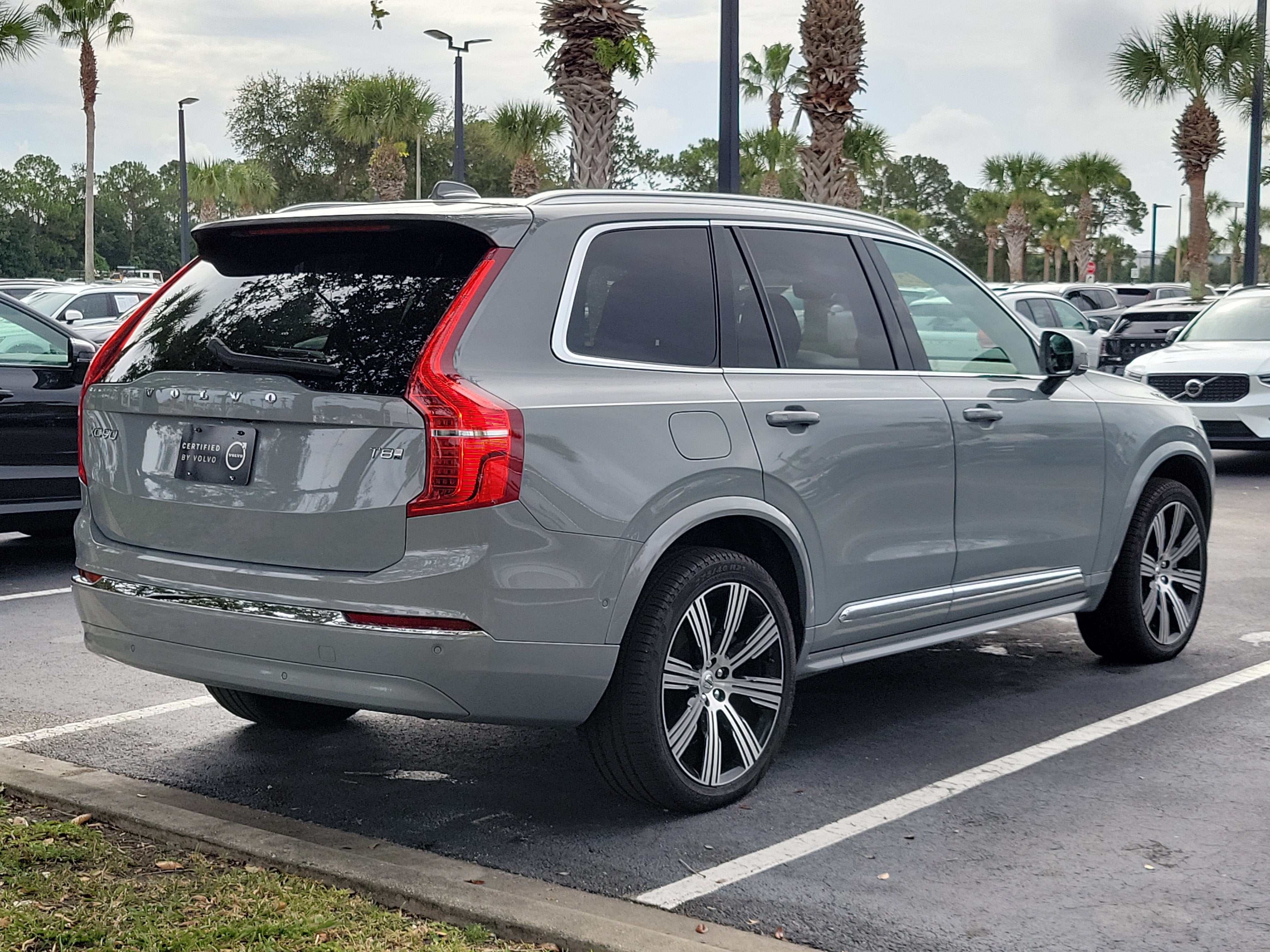 2025 Volvo XC90 Plug-In Hybrid Plus