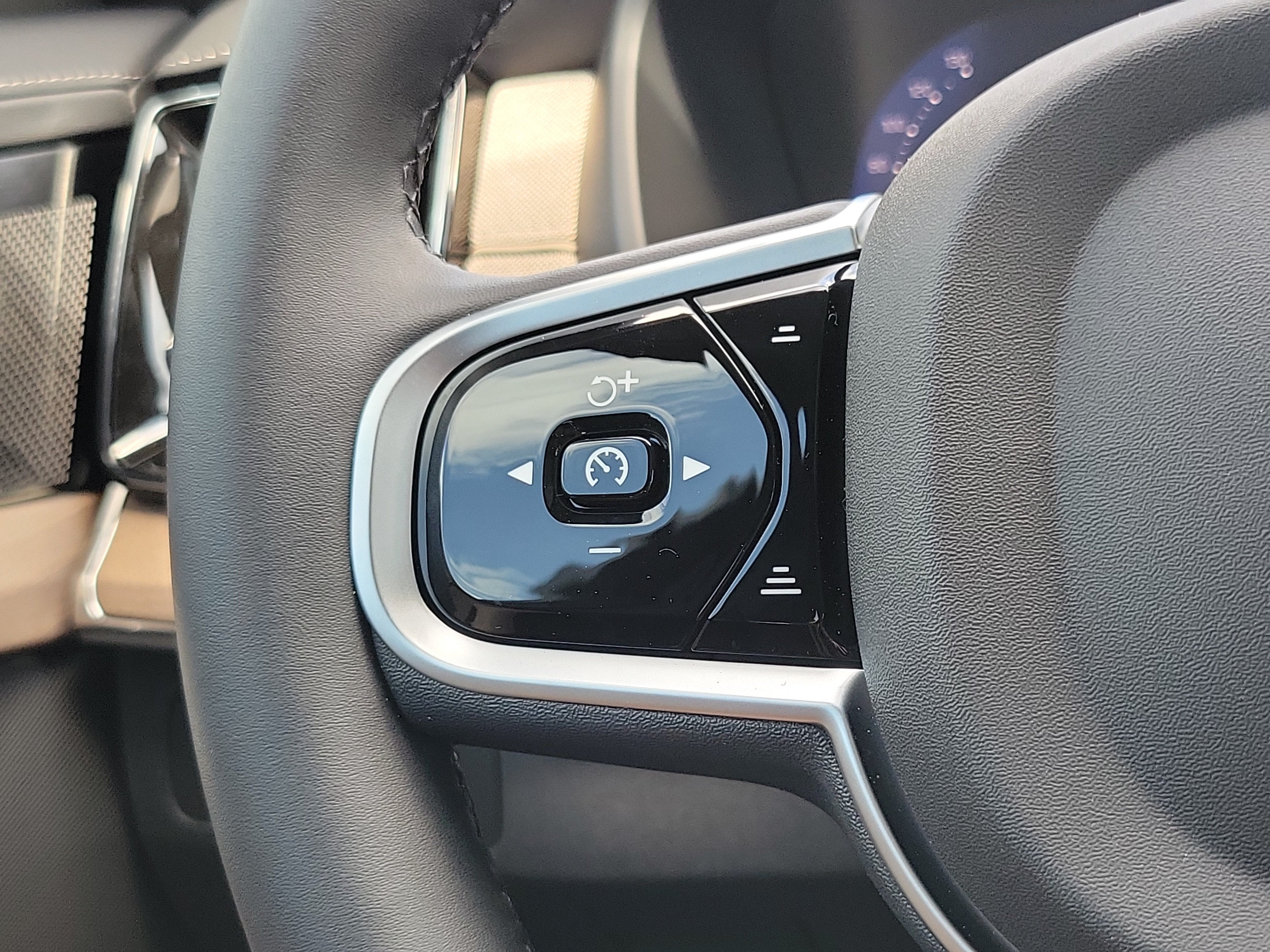 2026 Volvo XC90 Plug-In Hybrid Plus