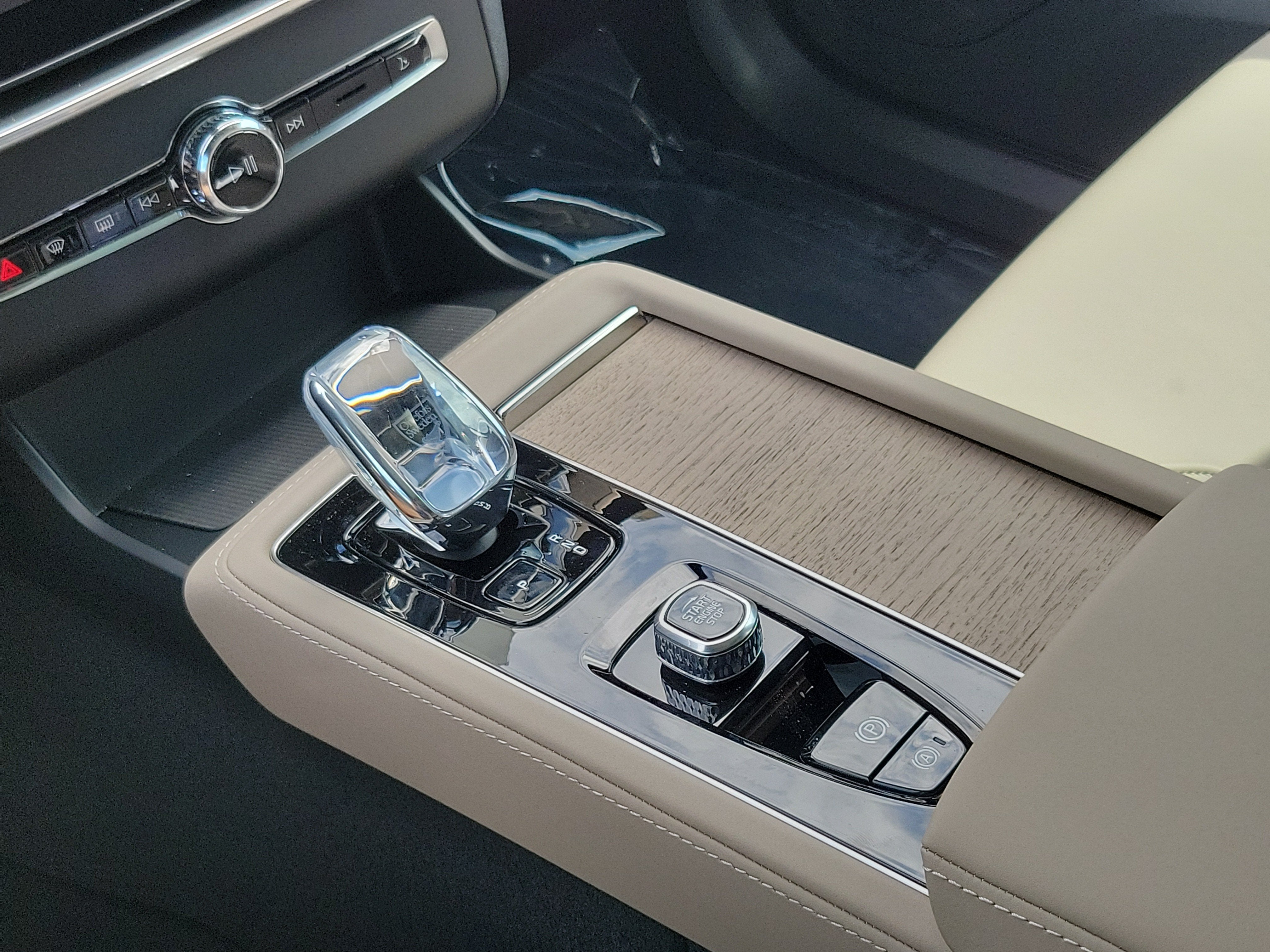 2026 Volvo XC90 Plug-In Hybrid Plus