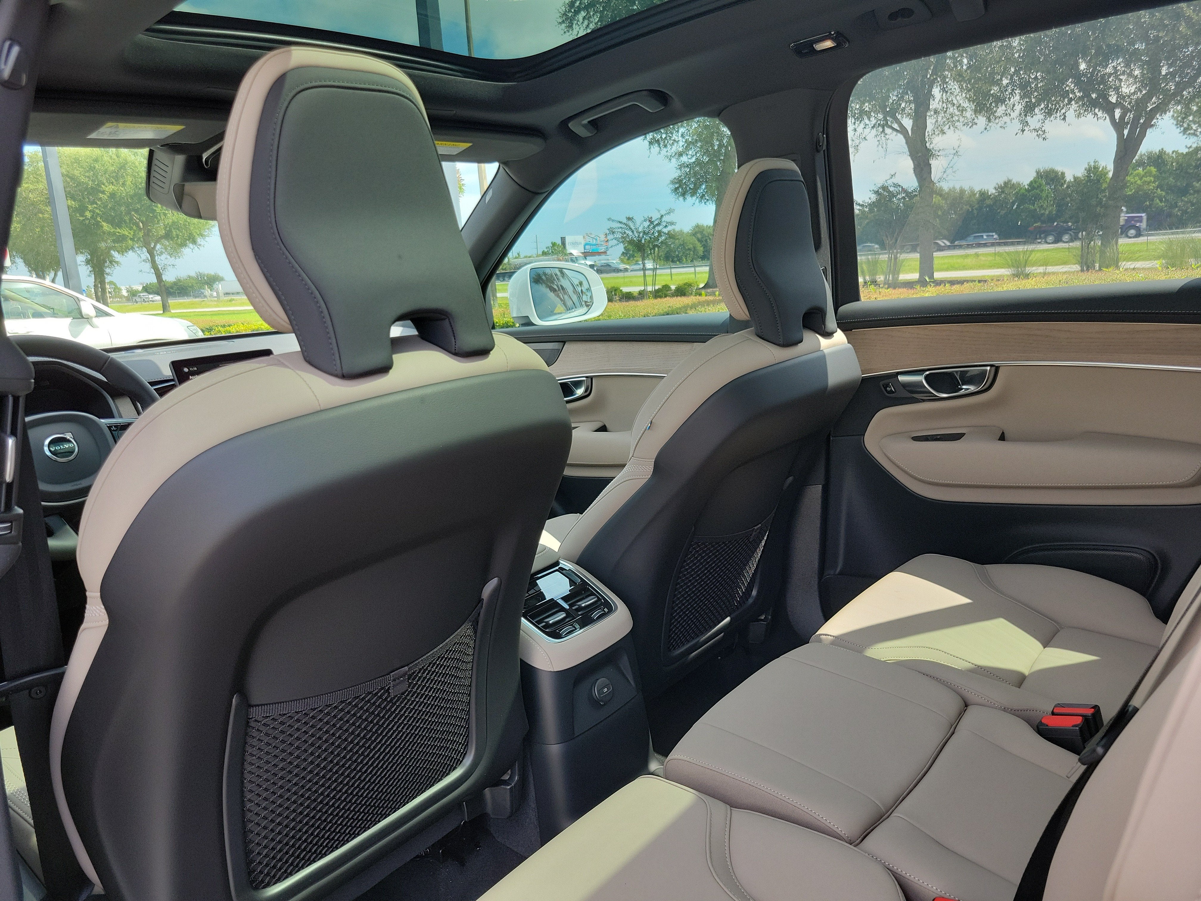 2026 Volvo XC90 Plug-In Hybrid Plus