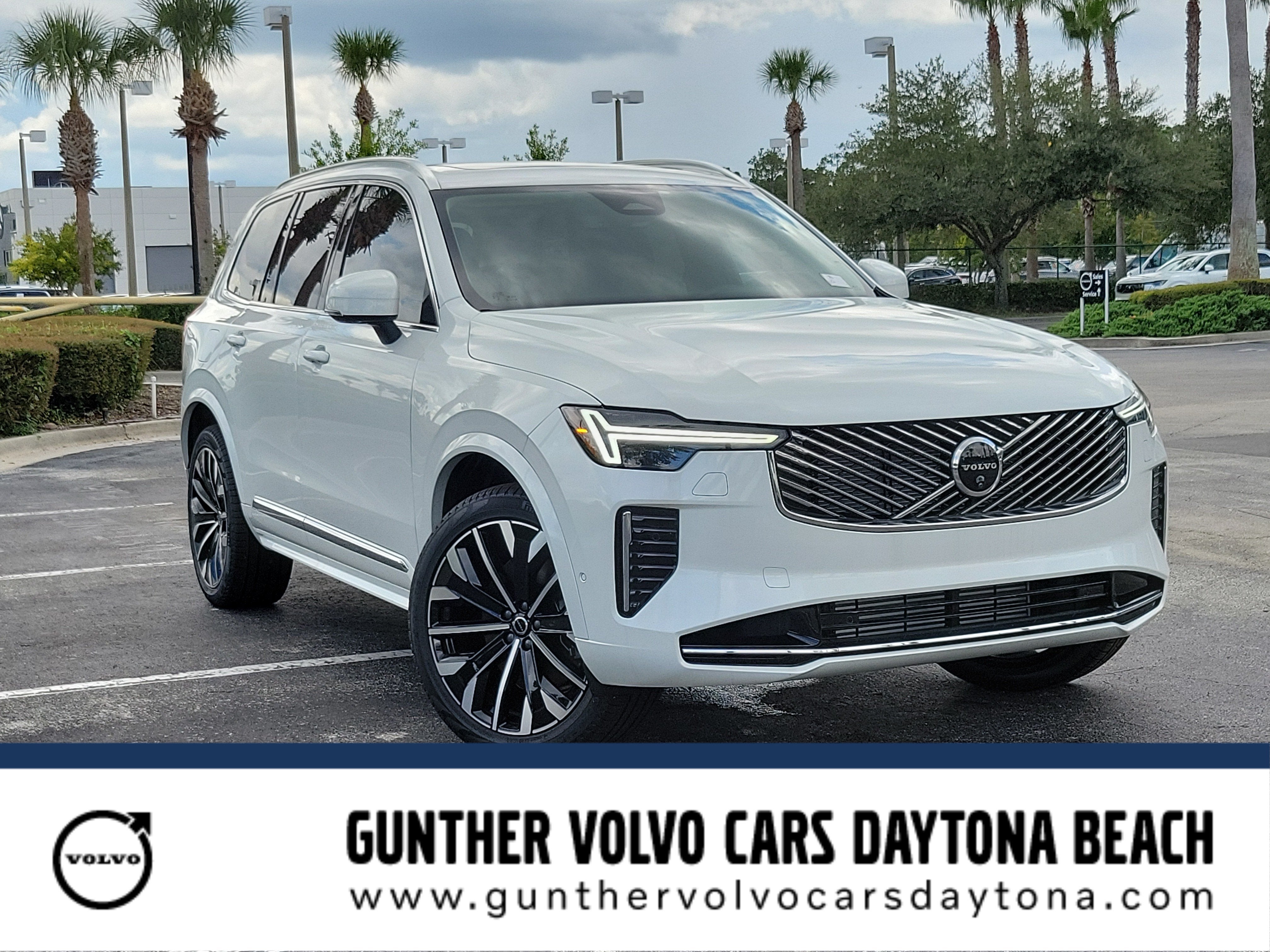 2026 Volvo XC90 Plug-In Hybrid Plus