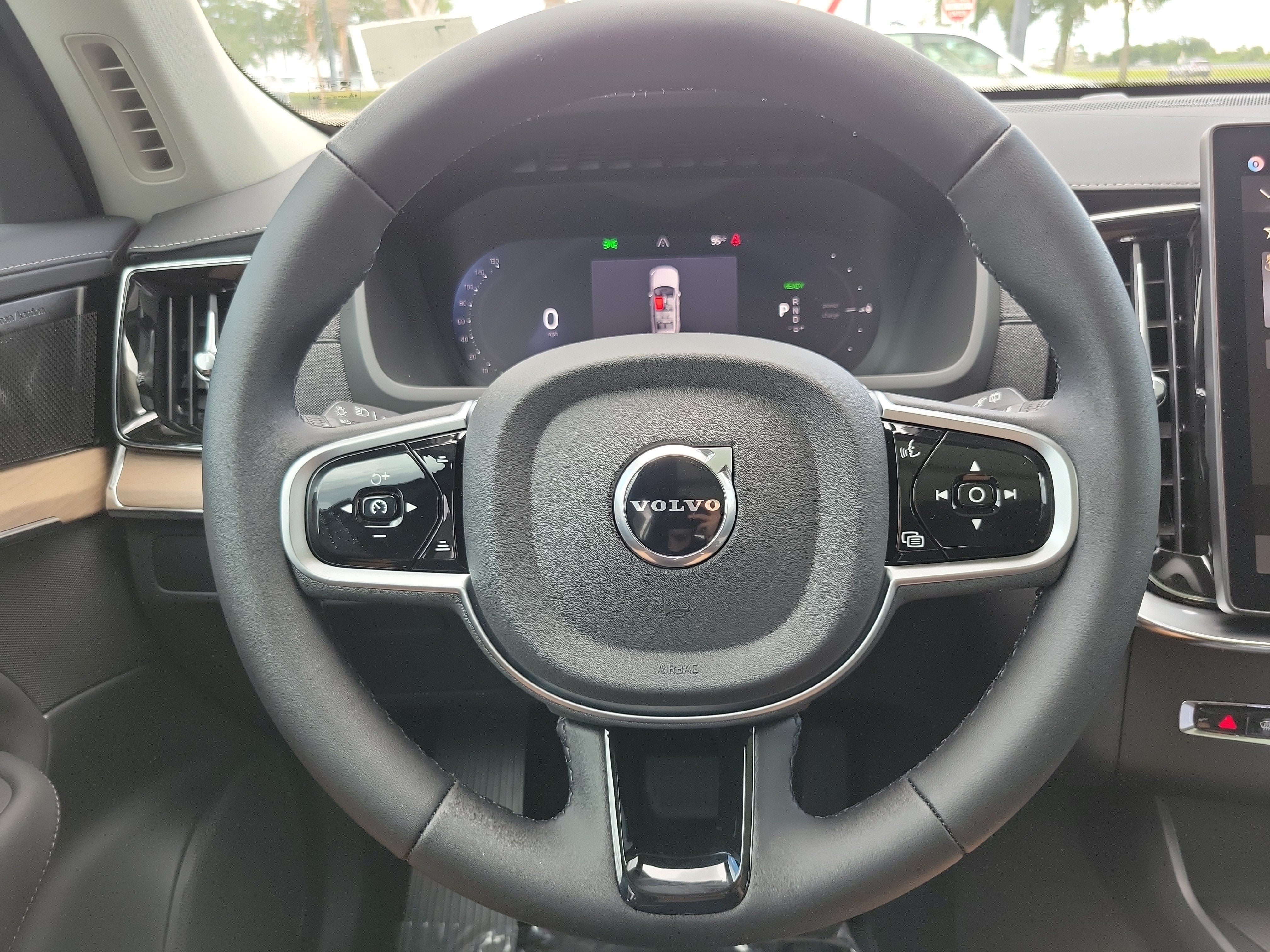 2026 Volvo XC90 Plug-In Hybrid Plus