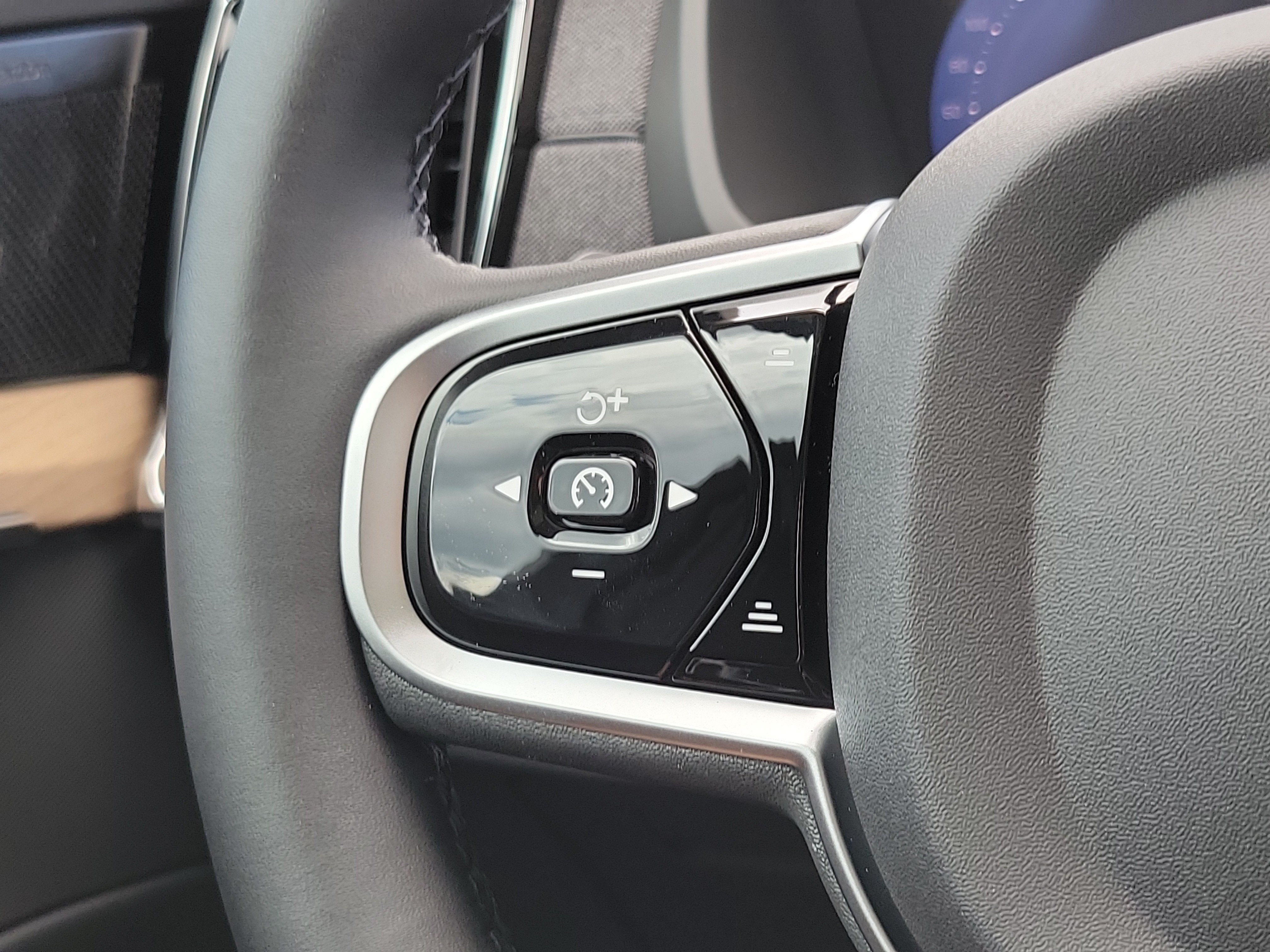 2026 Volvo XC90 Plug-In Hybrid Plus