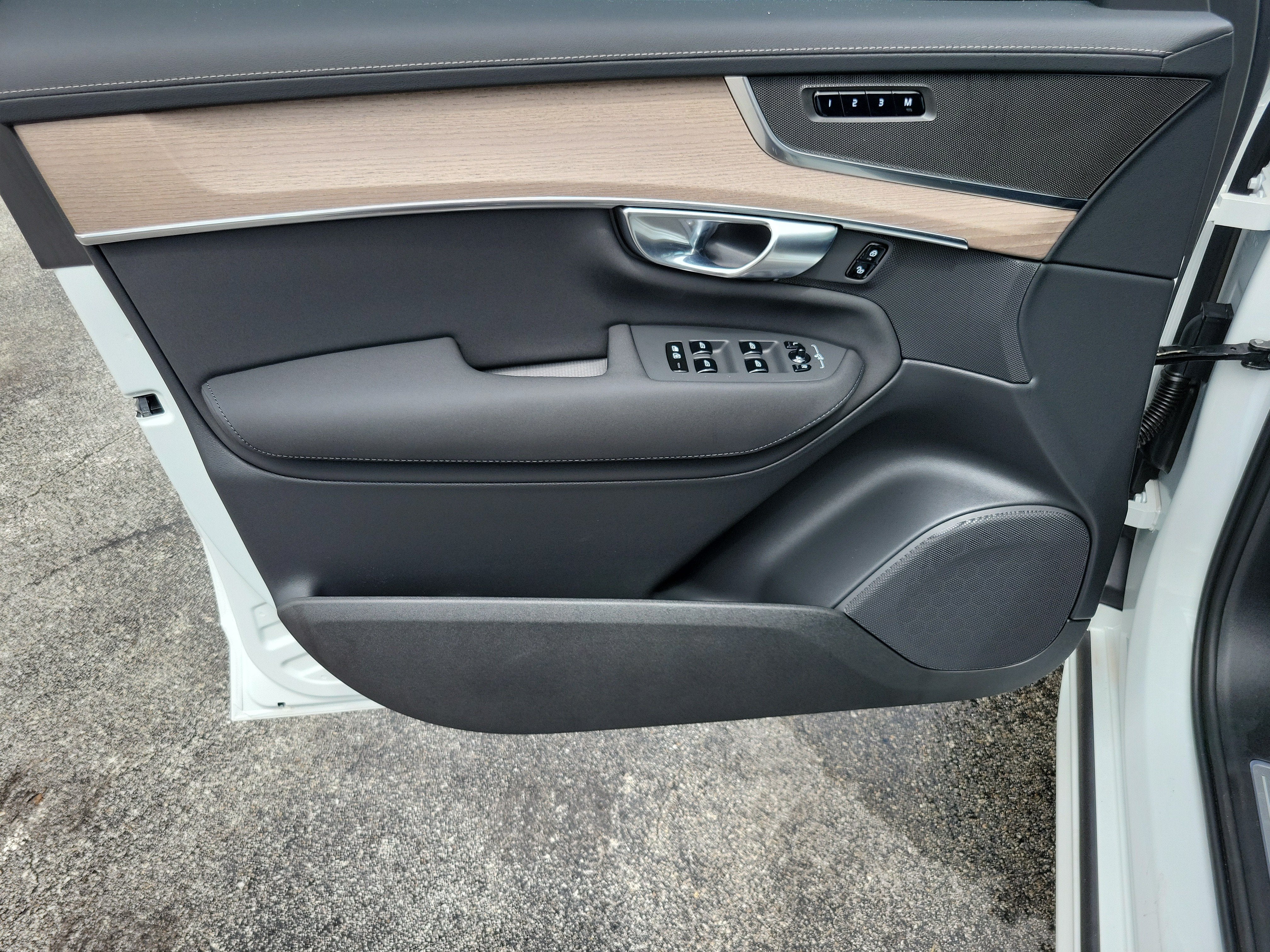 2026 Volvo XC90 Plug-In Hybrid Plus