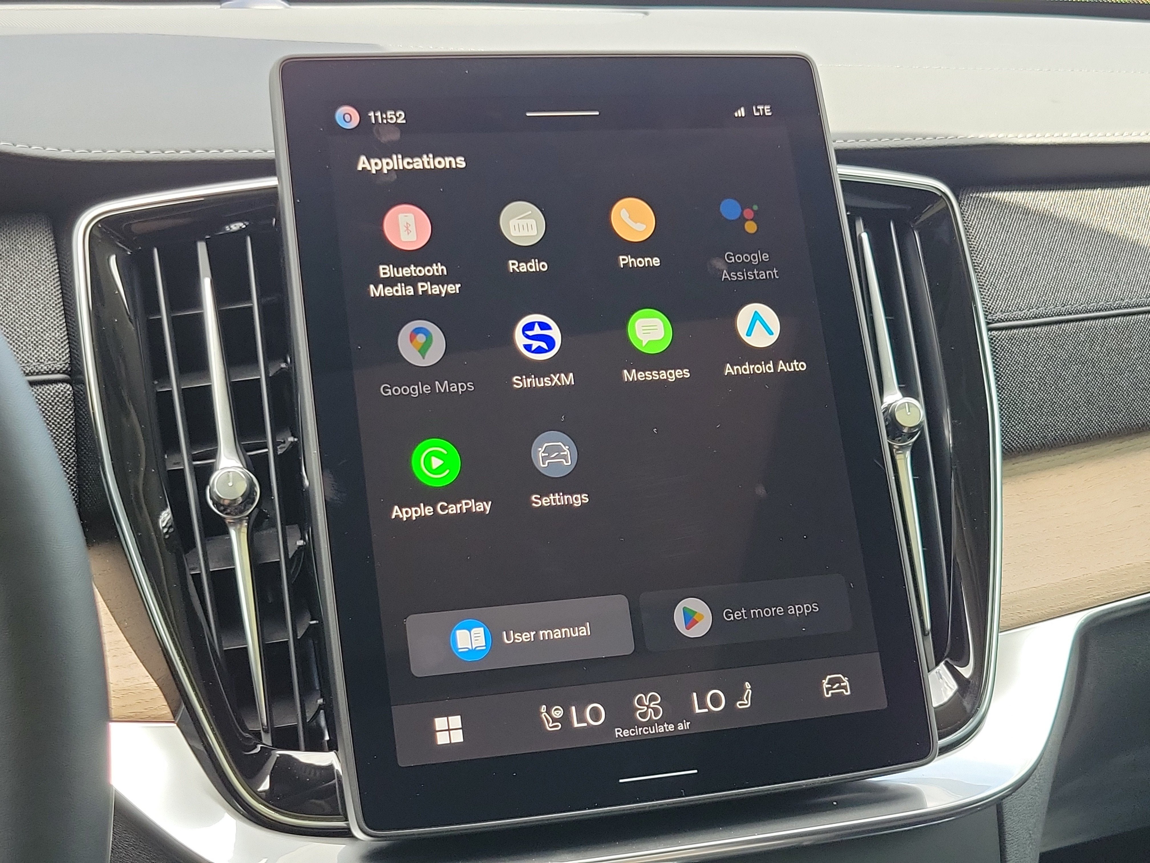 2026 Volvo XC90 Plug-In Hybrid Plus
