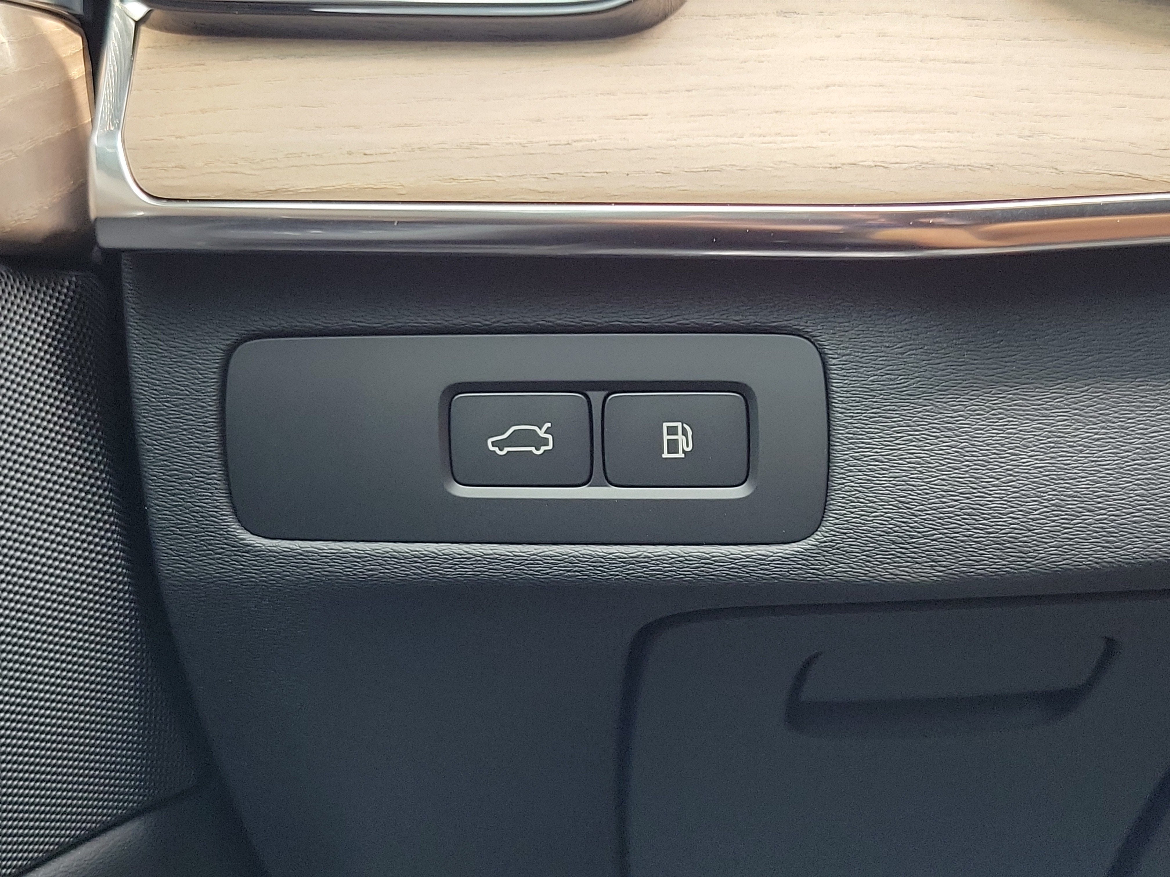 2026 Volvo XC90 Plug-In Hybrid Plus