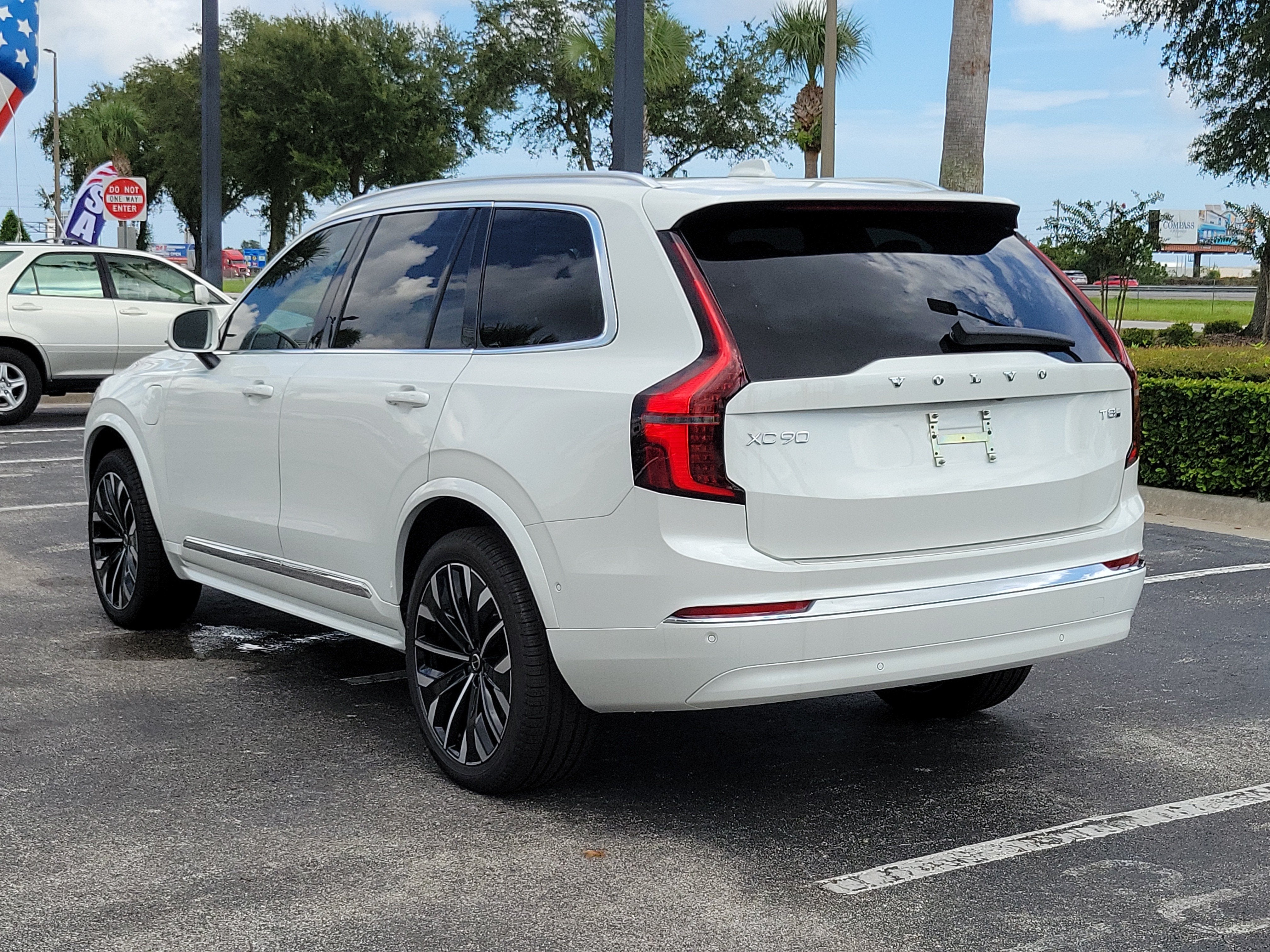 2026 Volvo XC90 Plug-In Hybrid Plus