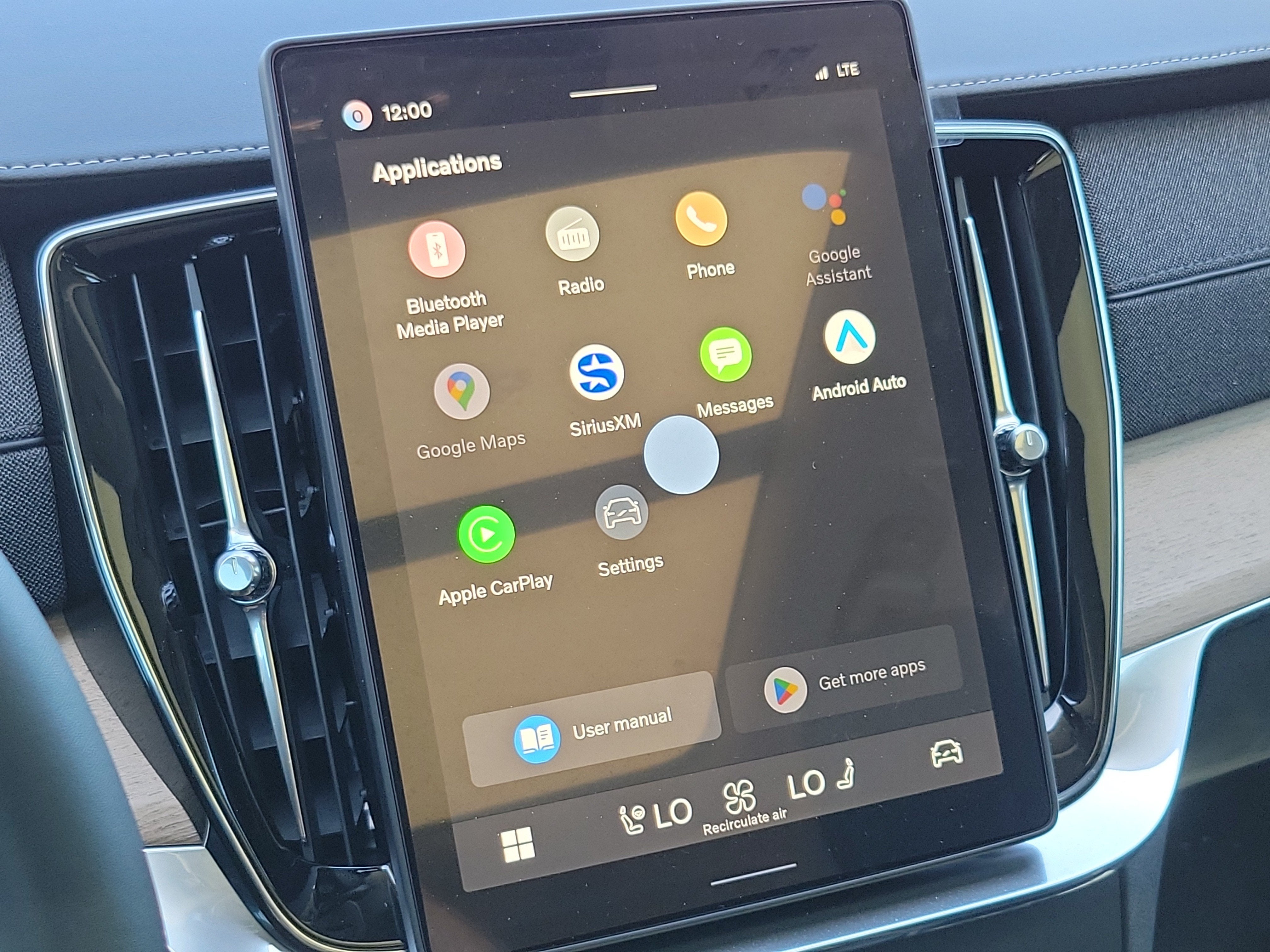 2026 Volvo XC90 Plug-In Hybrid Plus