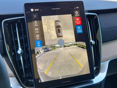 2026 Volvo XC90 Plug-In Hybrid Plus