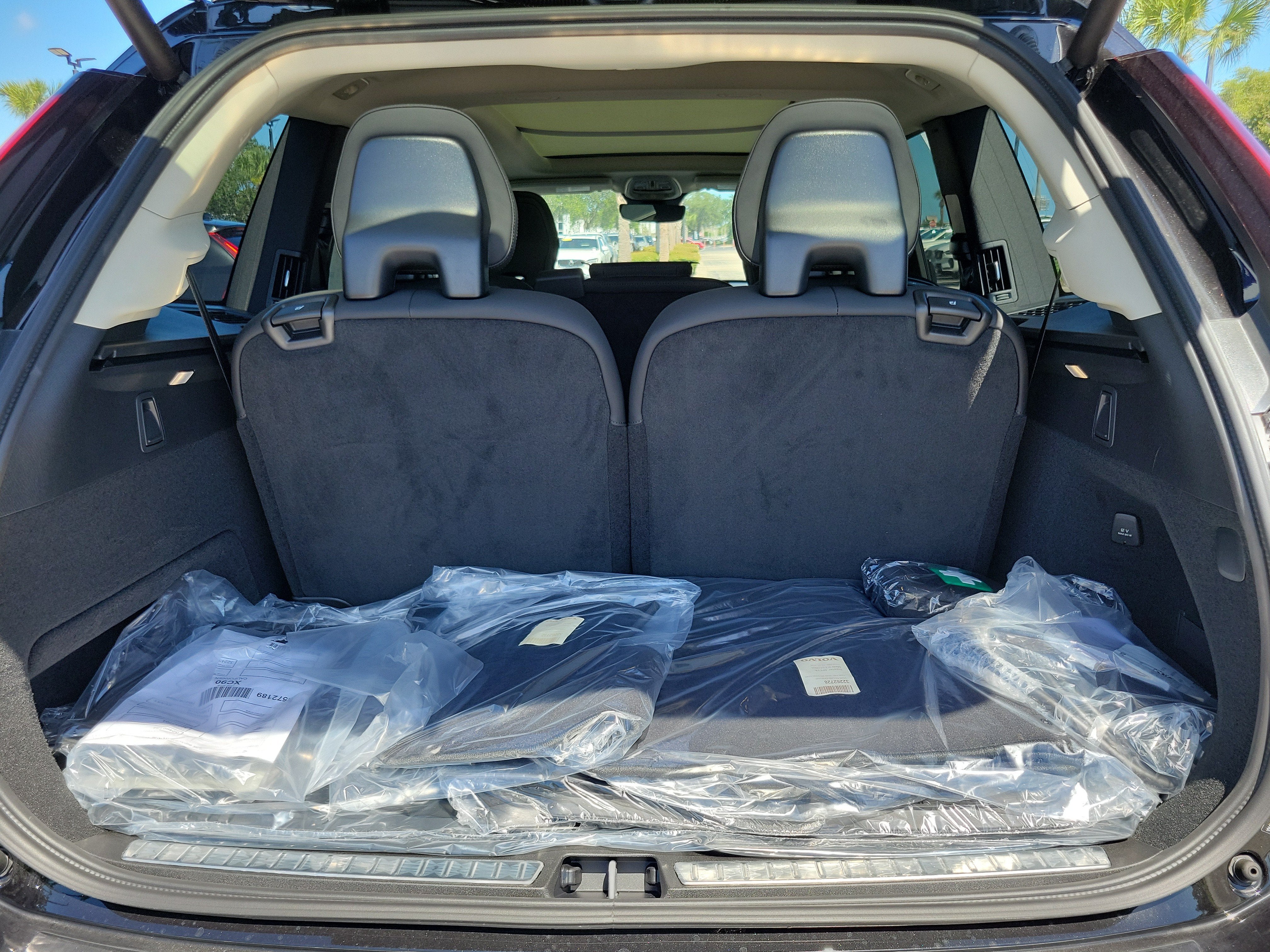 2026 Volvo XC90 Plug-In Hybrid Plus