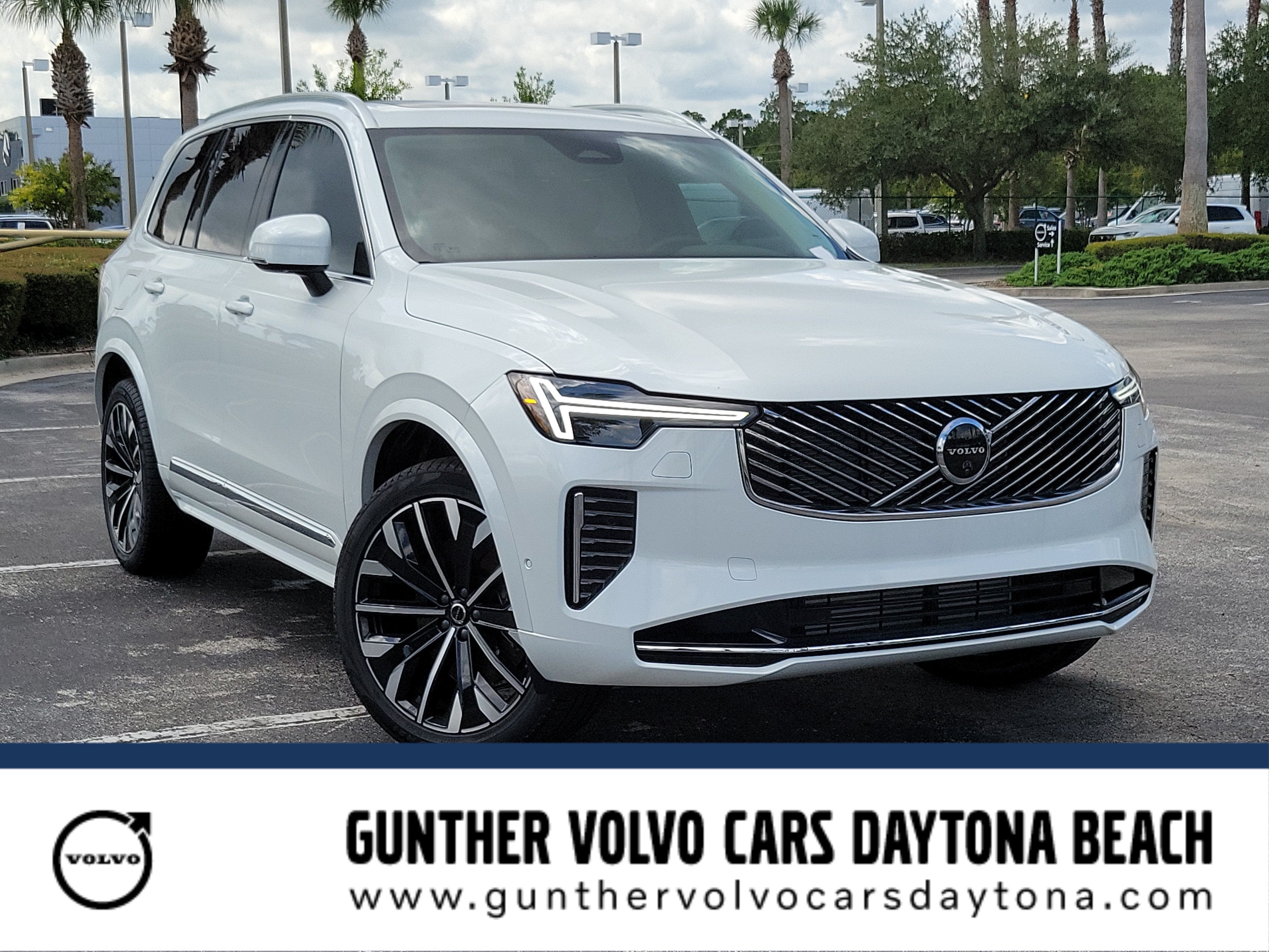 2026 Volvo XC90 Plug-In Hybrid Plus