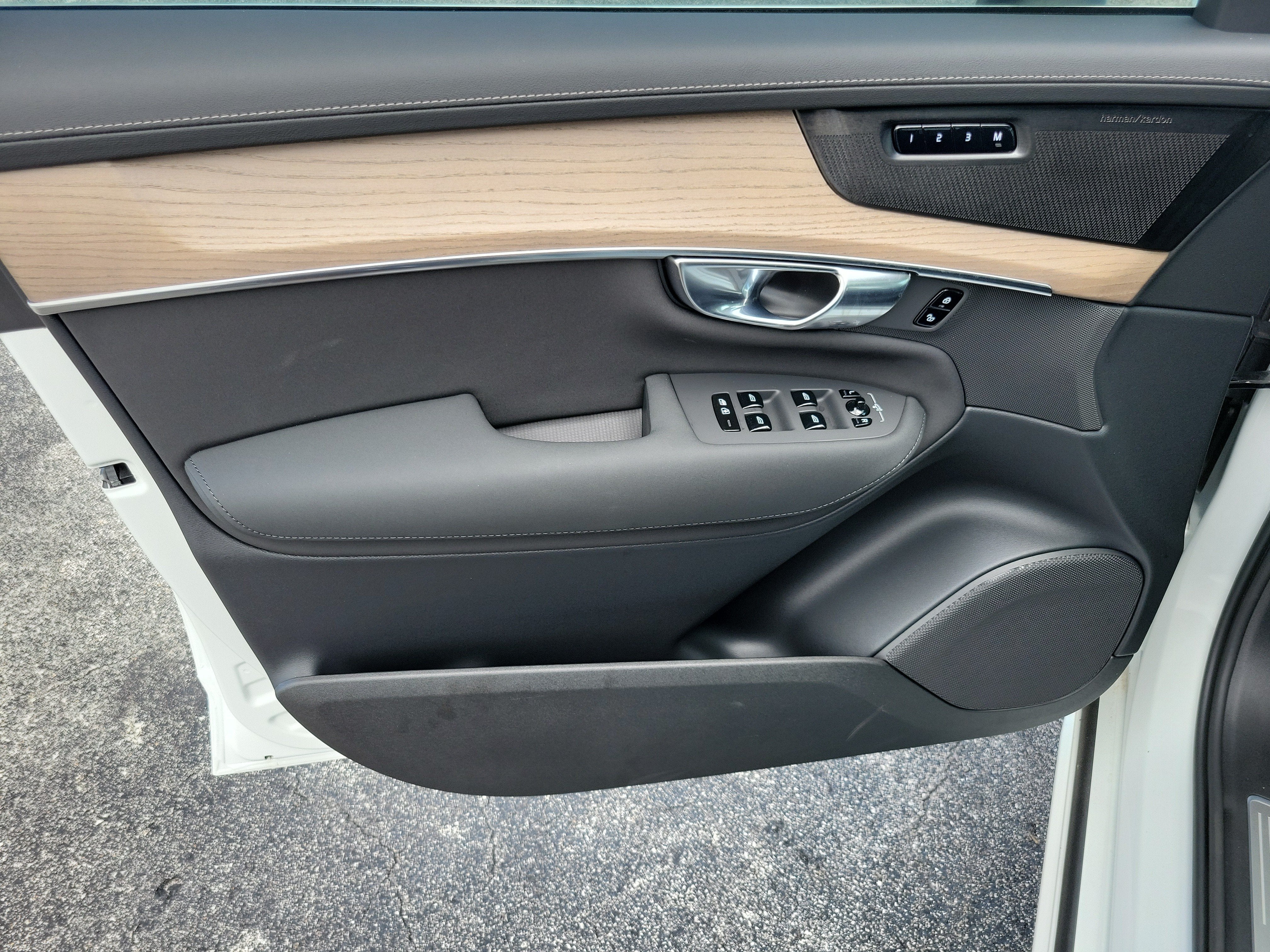 2026 Volvo XC90 Plug-In Hybrid Plus