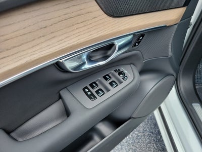 2026 Volvo XC90 Plug-In Hybrid Plus
