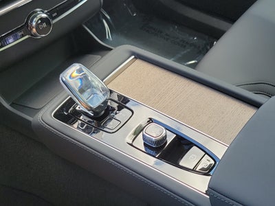 2026 Volvo XC90 Plug-In Hybrid Plus