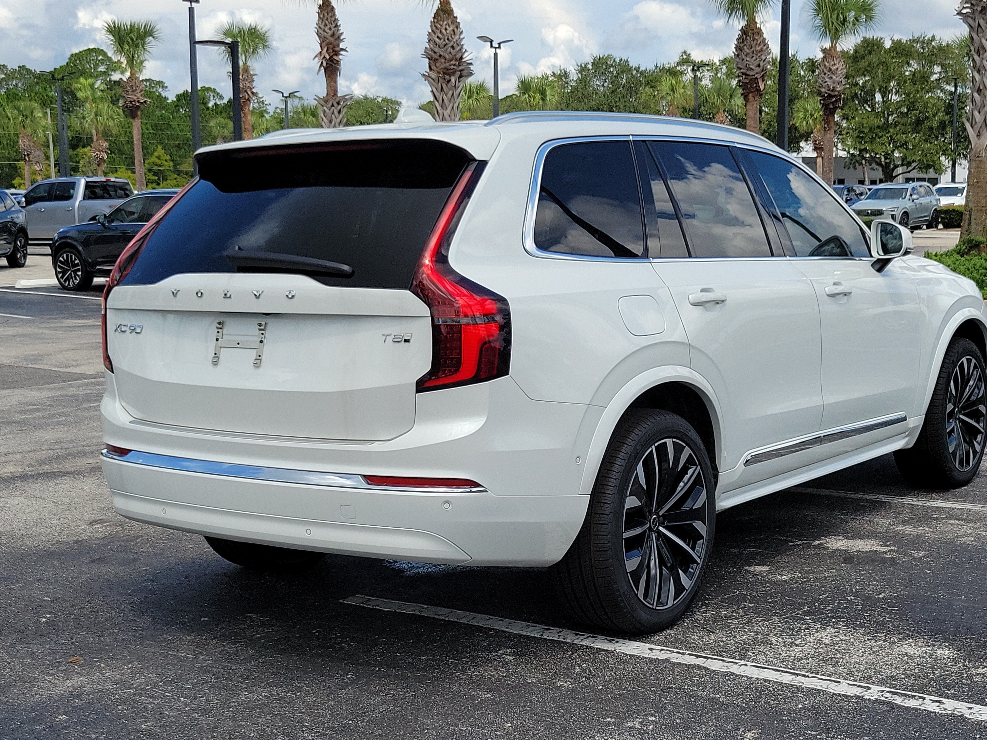 2026 Volvo XC90 Plug-In Hybrid Plus