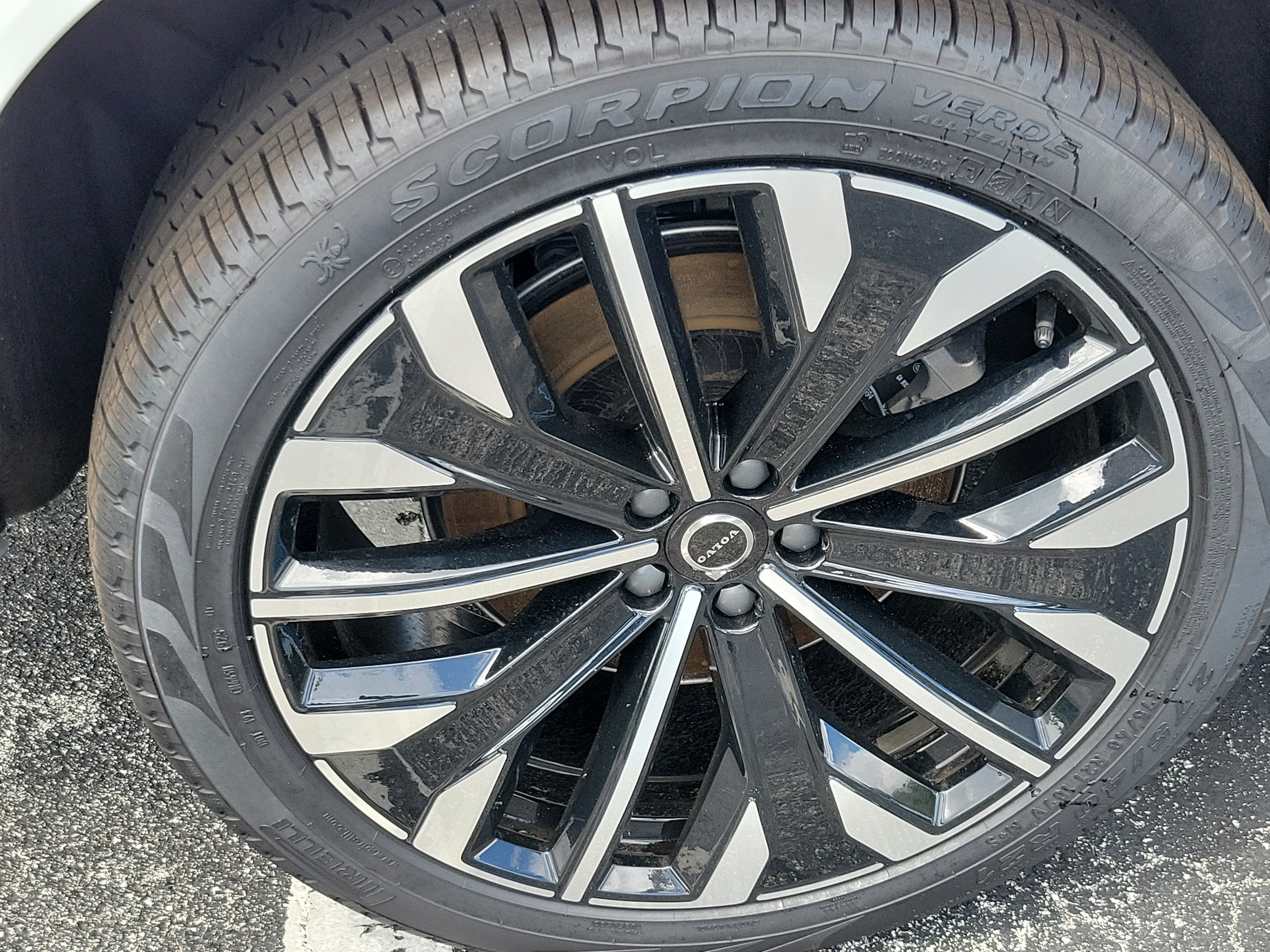 2026 Volvo XC90 Plug-In Hybrid Plus