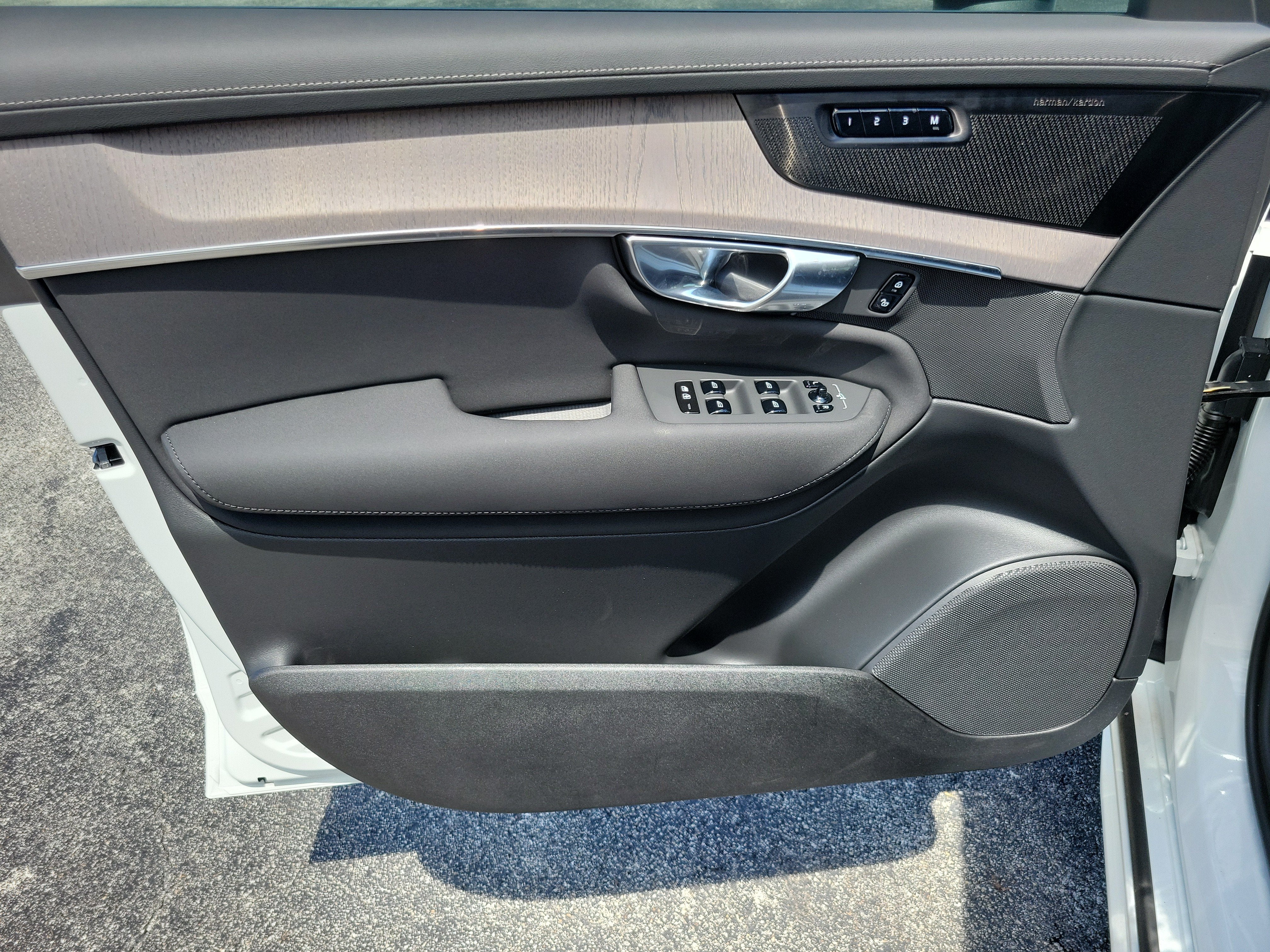 2026 Volvo XC90 Plug-In Hybrid Ultra