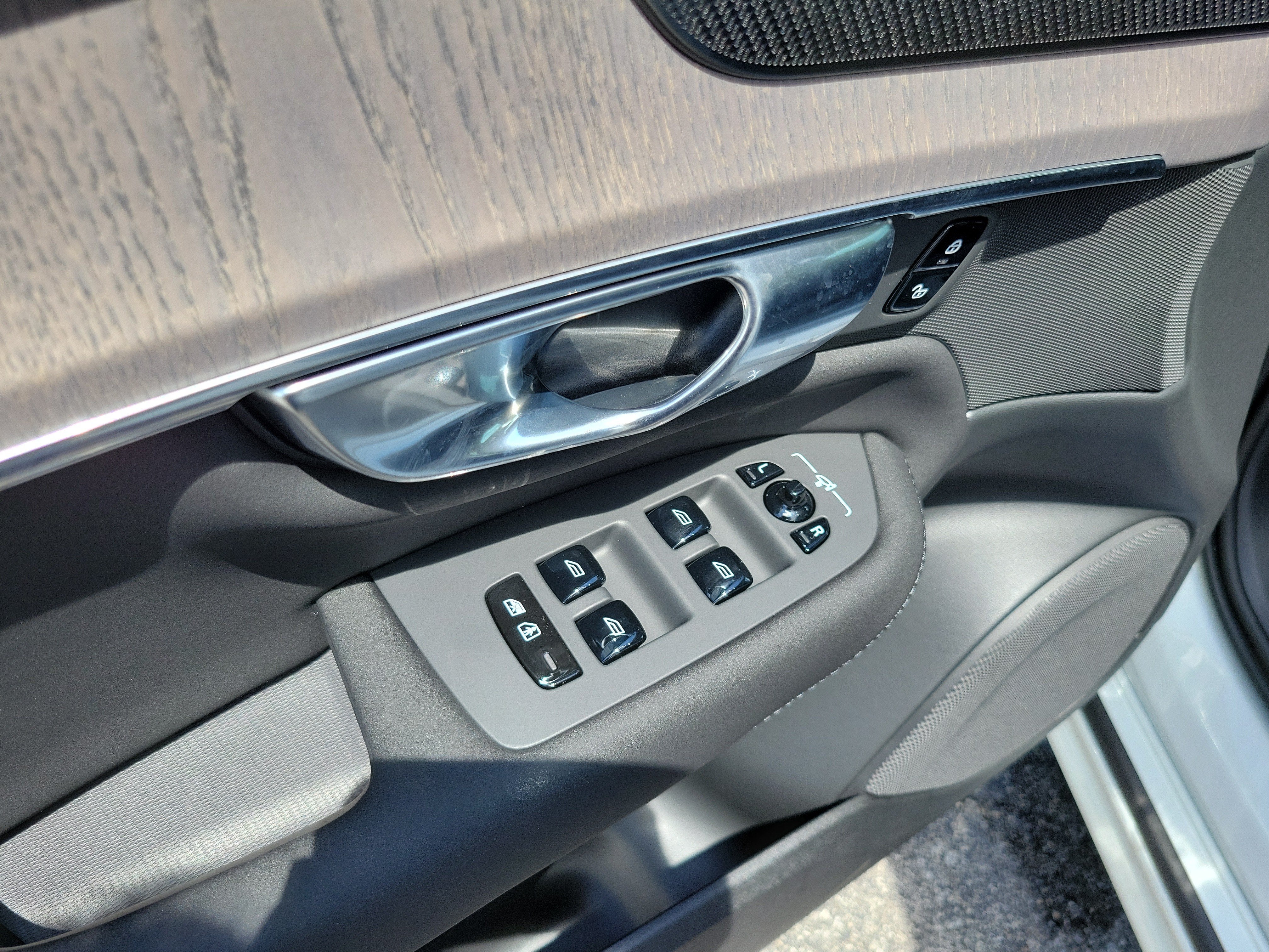 2026 Volvo XC90 Plug-In Hybrid Ultra