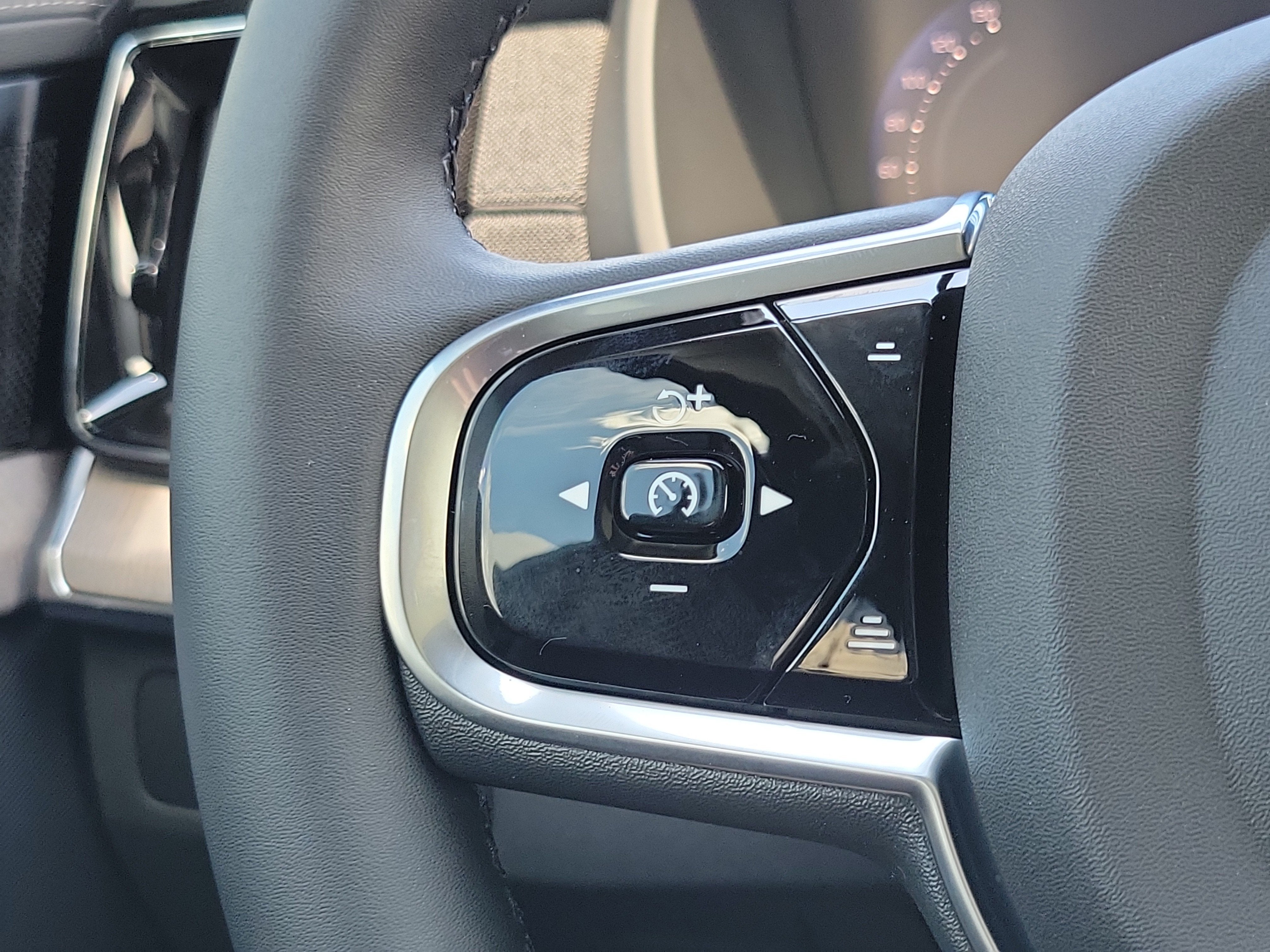 2026 Volvo XC90 Plug-In Hybrid Ultra