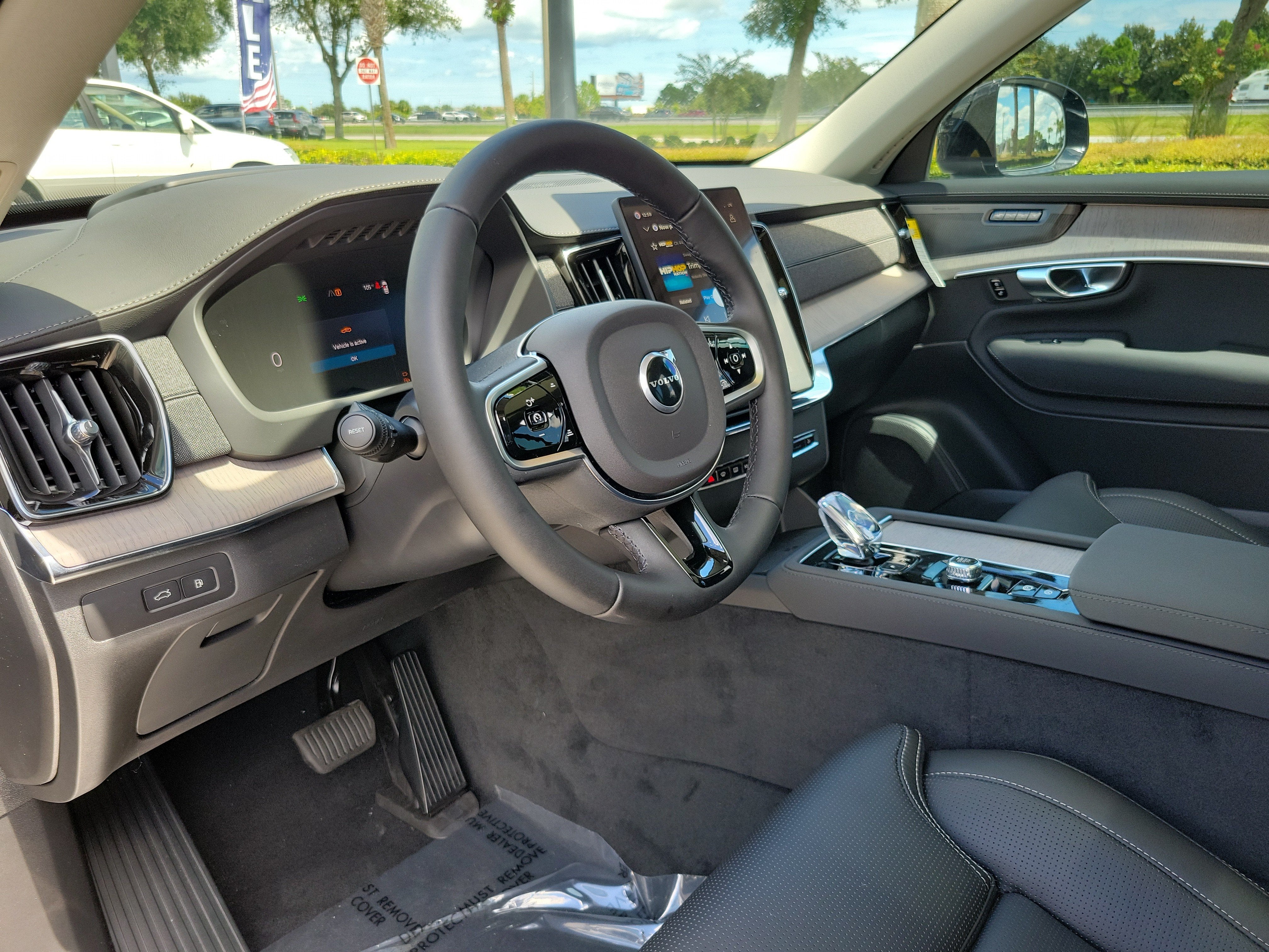2026 Volvo XC90 Plug-In Hybrid Ultra