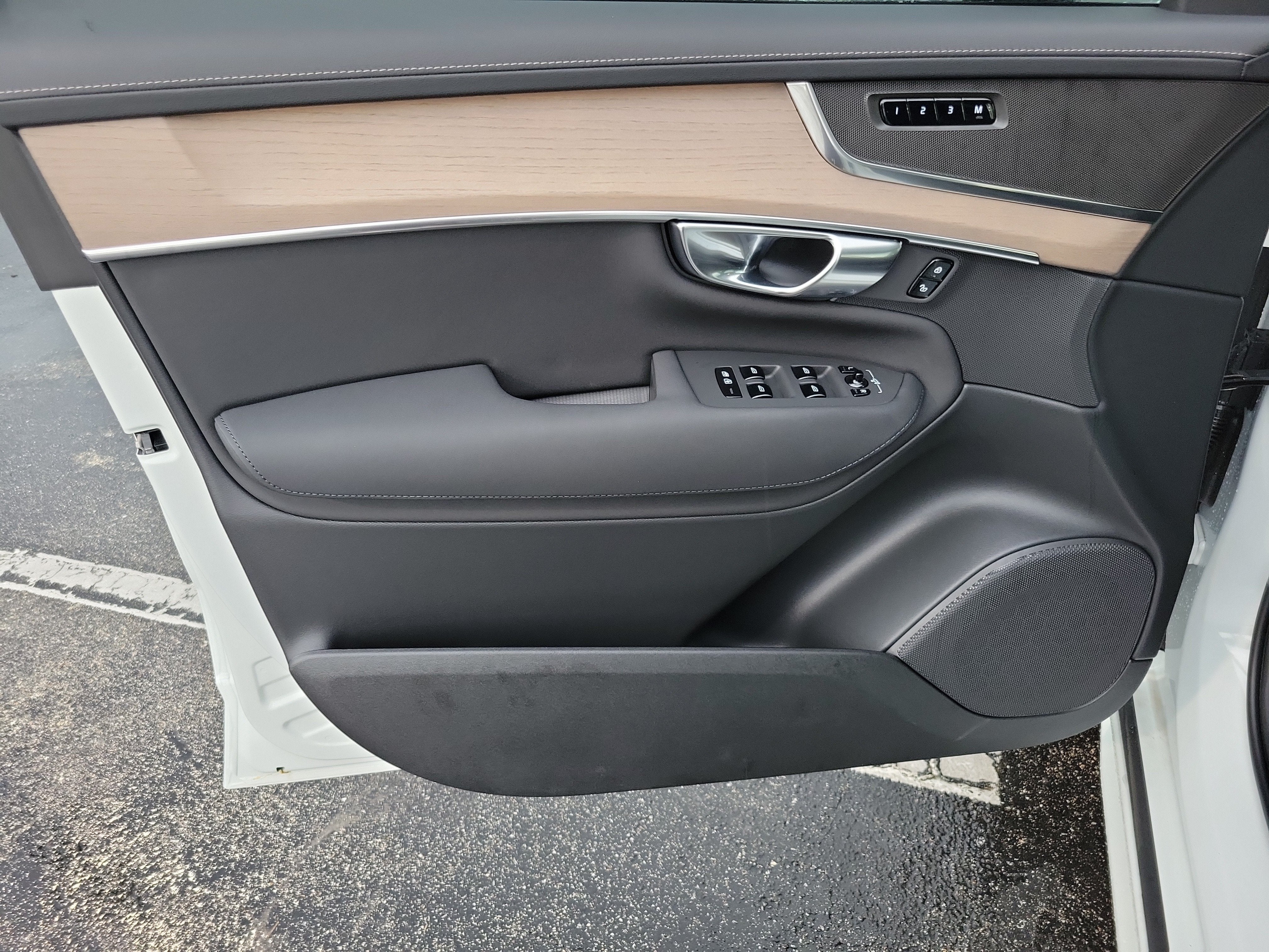 2026 Volvo XC90 Plug-In Hybrid Core