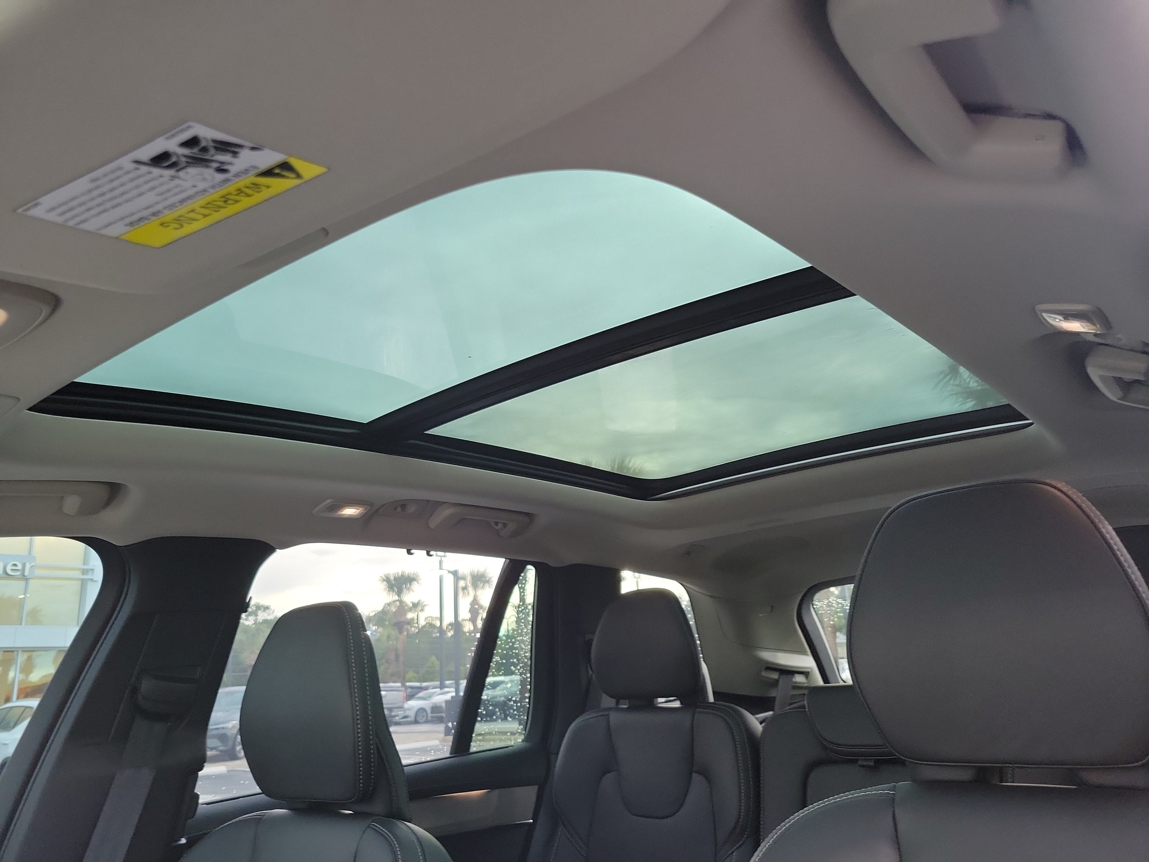 2026 Volvo XC90 Plug-In Hybrid Ultra Dark Theme