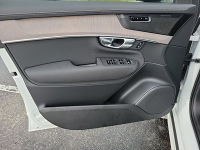 2026 Volvo XC90 Plug-In Hybrid Ultra Dark Theme